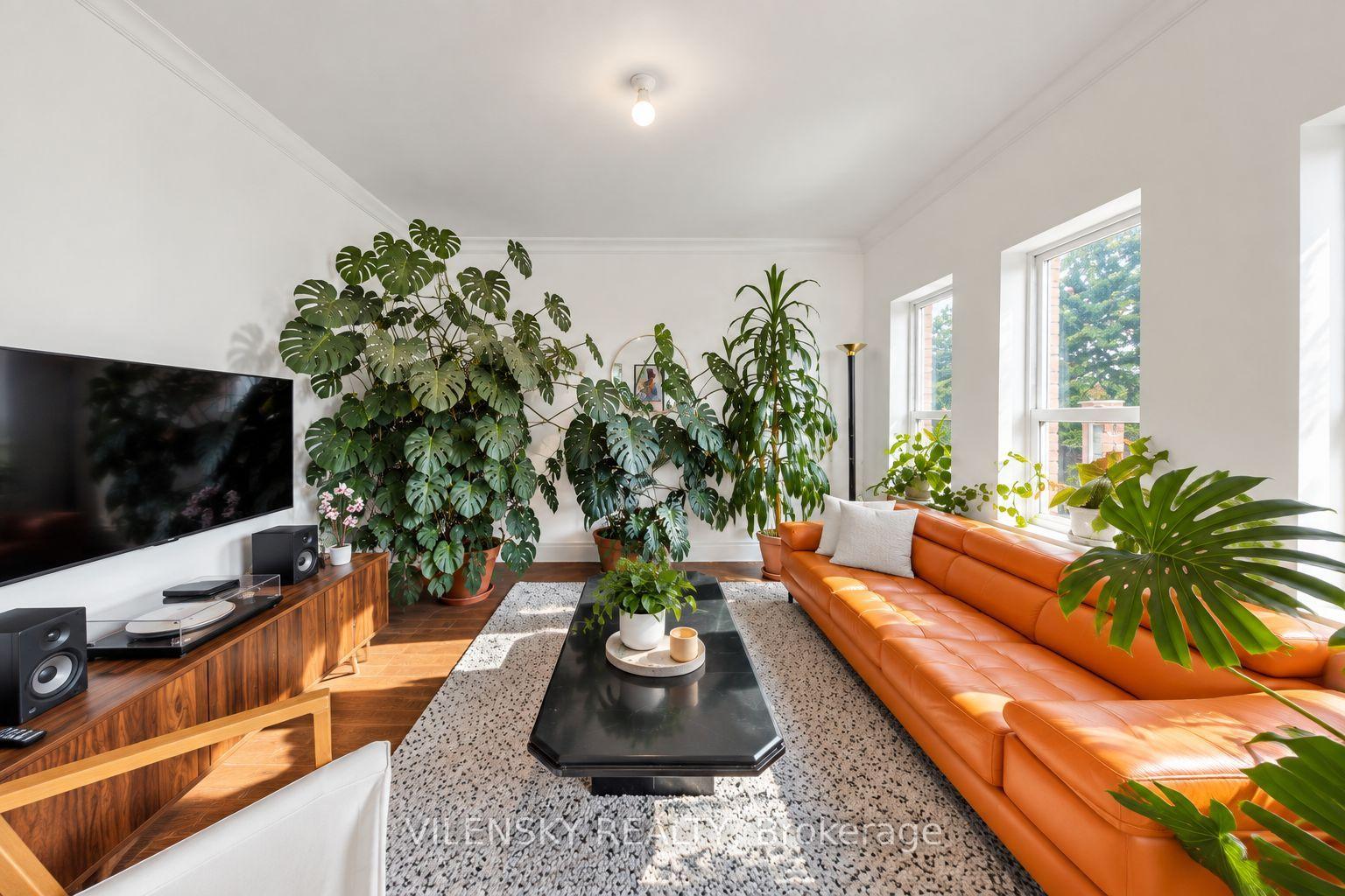 Photo 3 of 41 Lakeview Avenue, Toronto, Trinity-Bellwoods — HOMEH