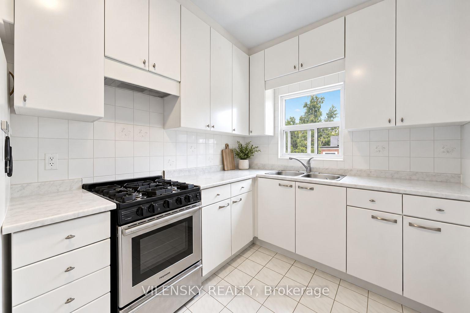 Photo 16 of 41 Lakeview Avenue, Toronto, Trinity-Bellwoods — HOMEH