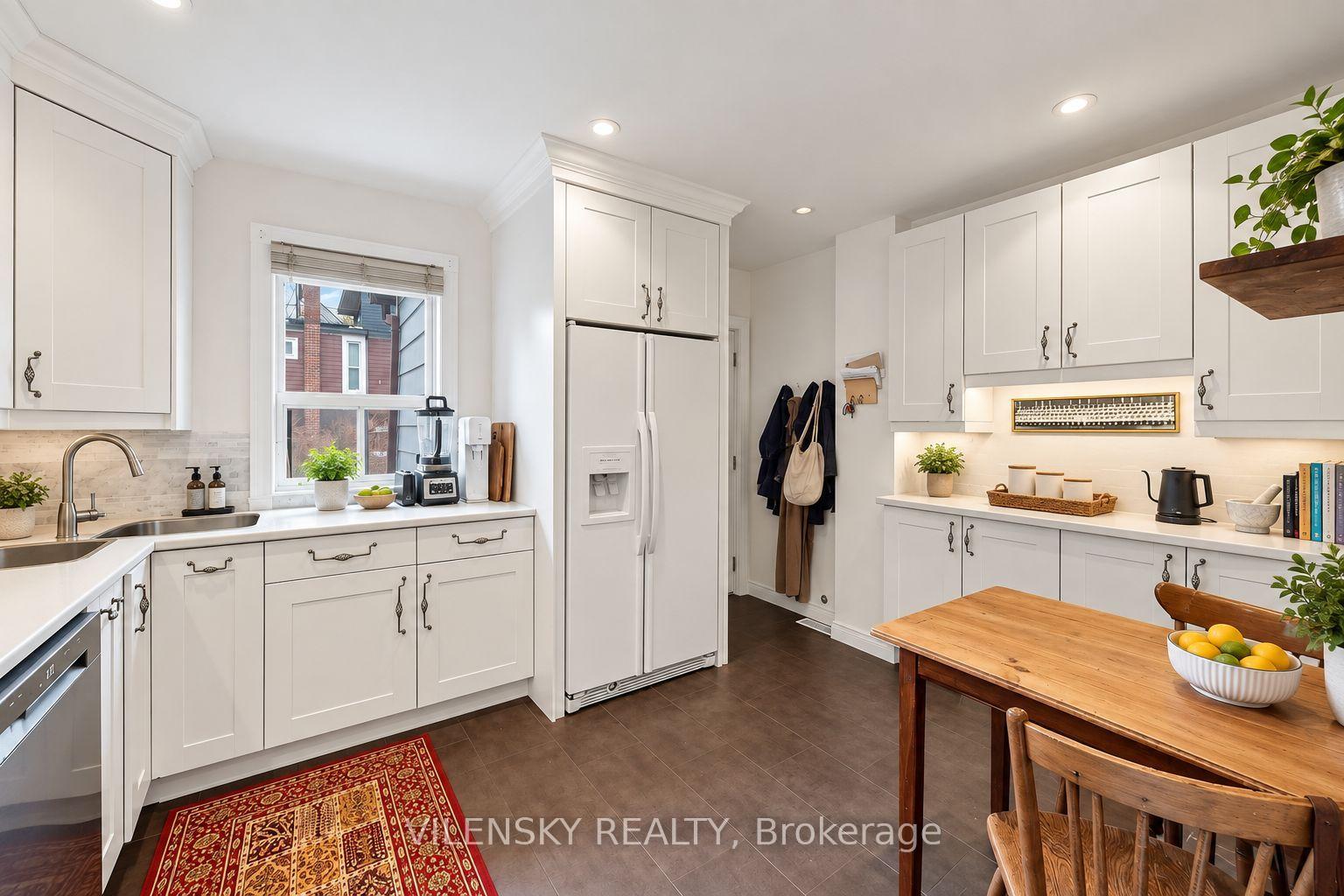 Photo 23 of 41 Lakeview Avenue, Toronto, Trinity-Bellwoods — HOMEH
