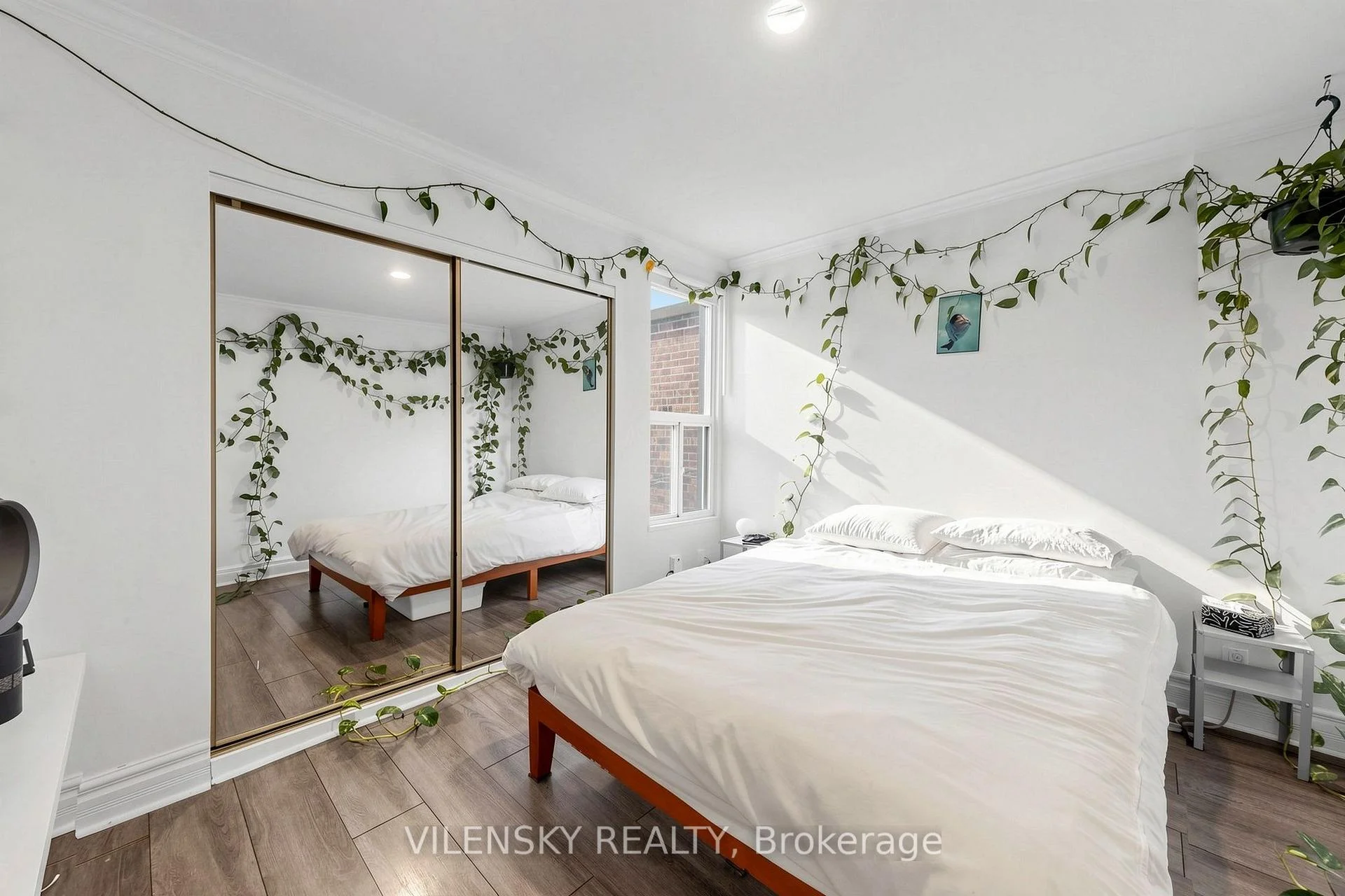 Photo 37 of 41 Lakeview Avenue, Toronto, Trinity-Bellwoods — HOMEH