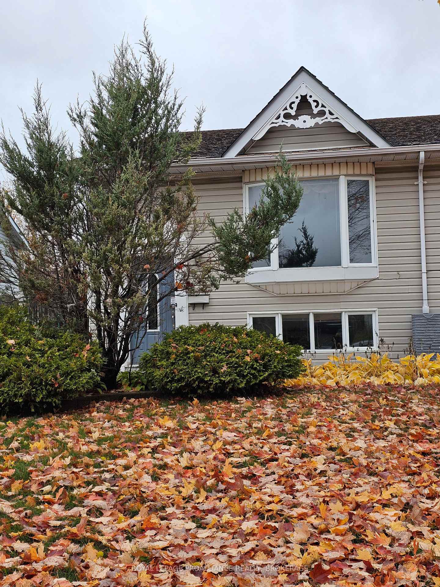Photo 67 of 915 Warburton Crescent, Kingston, East Gardiners Rd — HOMEH