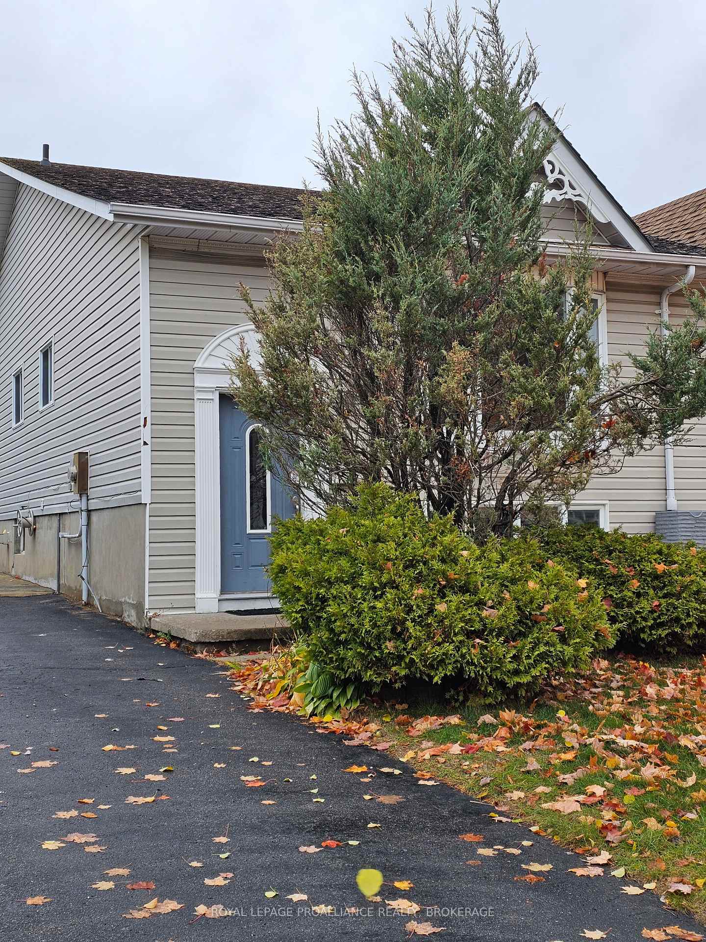 Photo 69 of 915 Warburton Crescent, Kingston, East Gardiners Rd — HOMEH