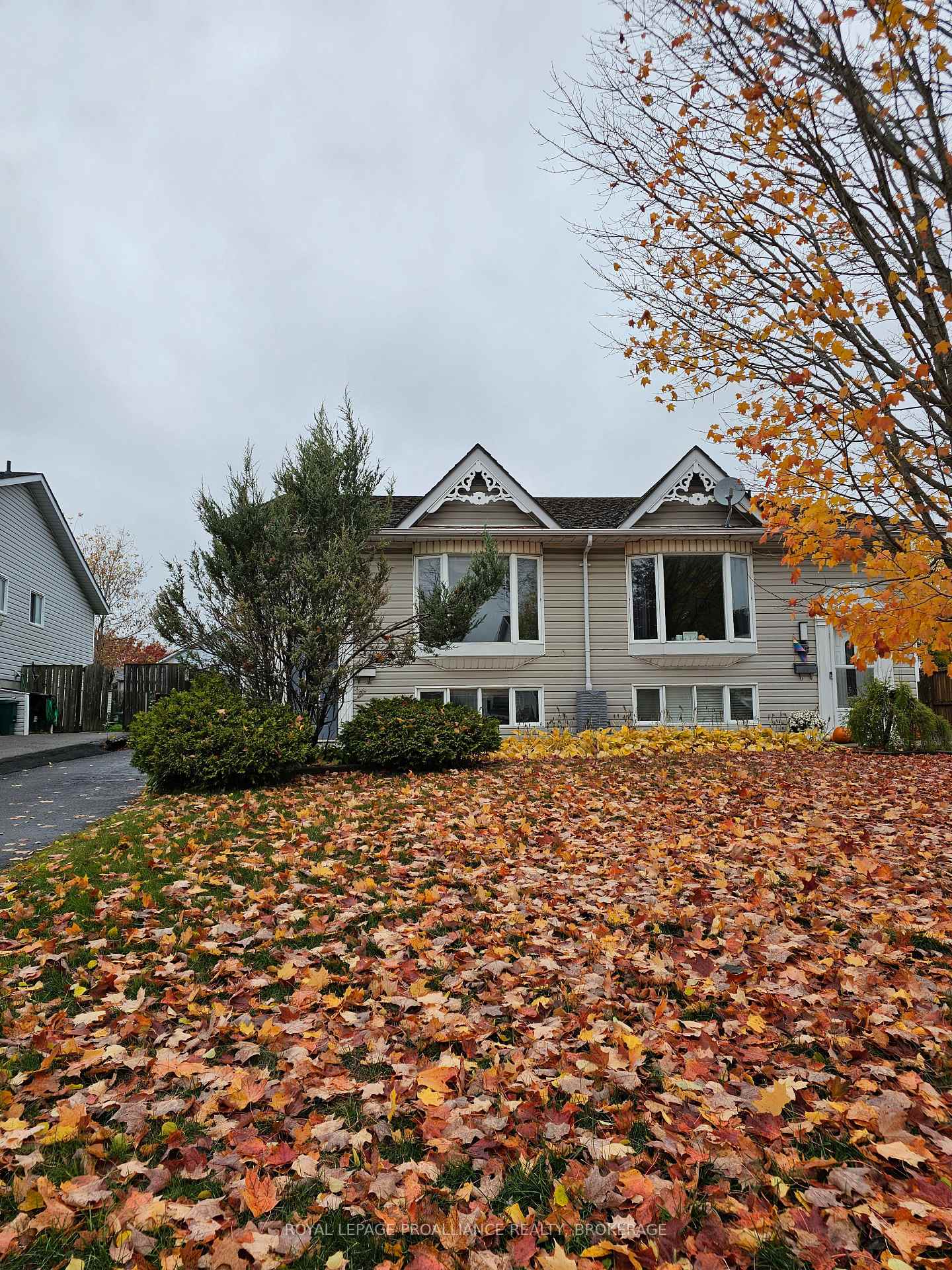 Photo 71 of 915 Warburton Crescent, Kingston, East Gardiners Rd — HOMEH