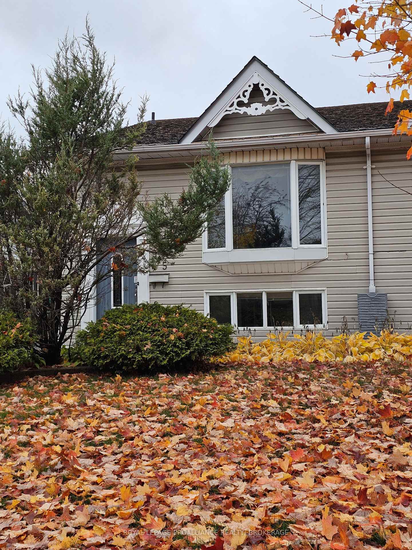 Photo 73 of 915 Warburton Crescent, Kingston, East Gardiners Rd — HOMEH