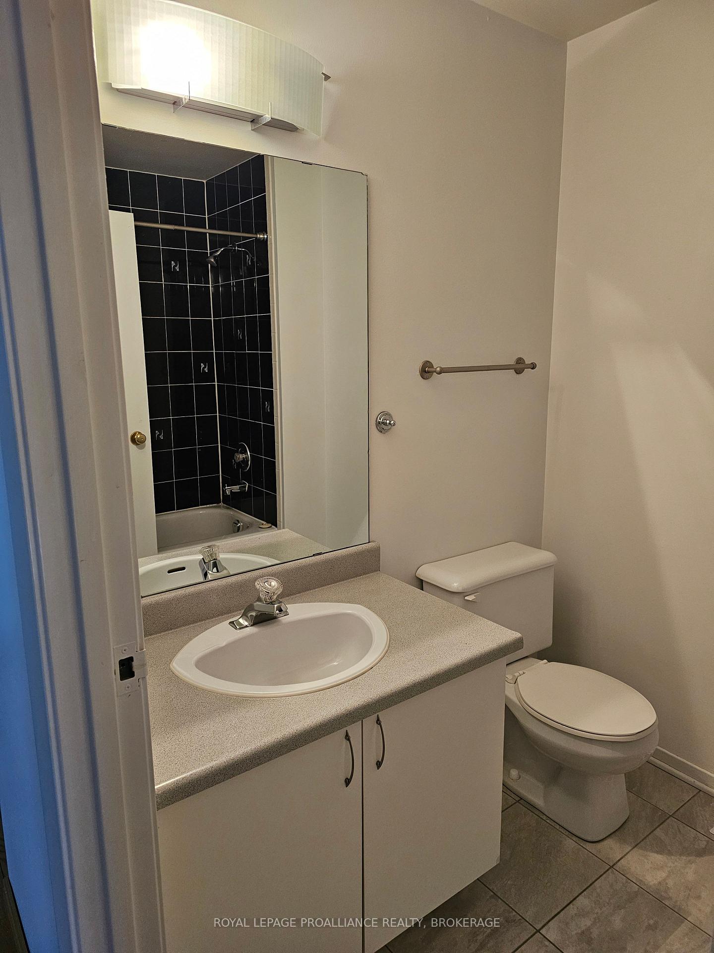 Photo 19 of 915 Warburton Crescent, Kingston, East Gardiners Rd — HOMEH