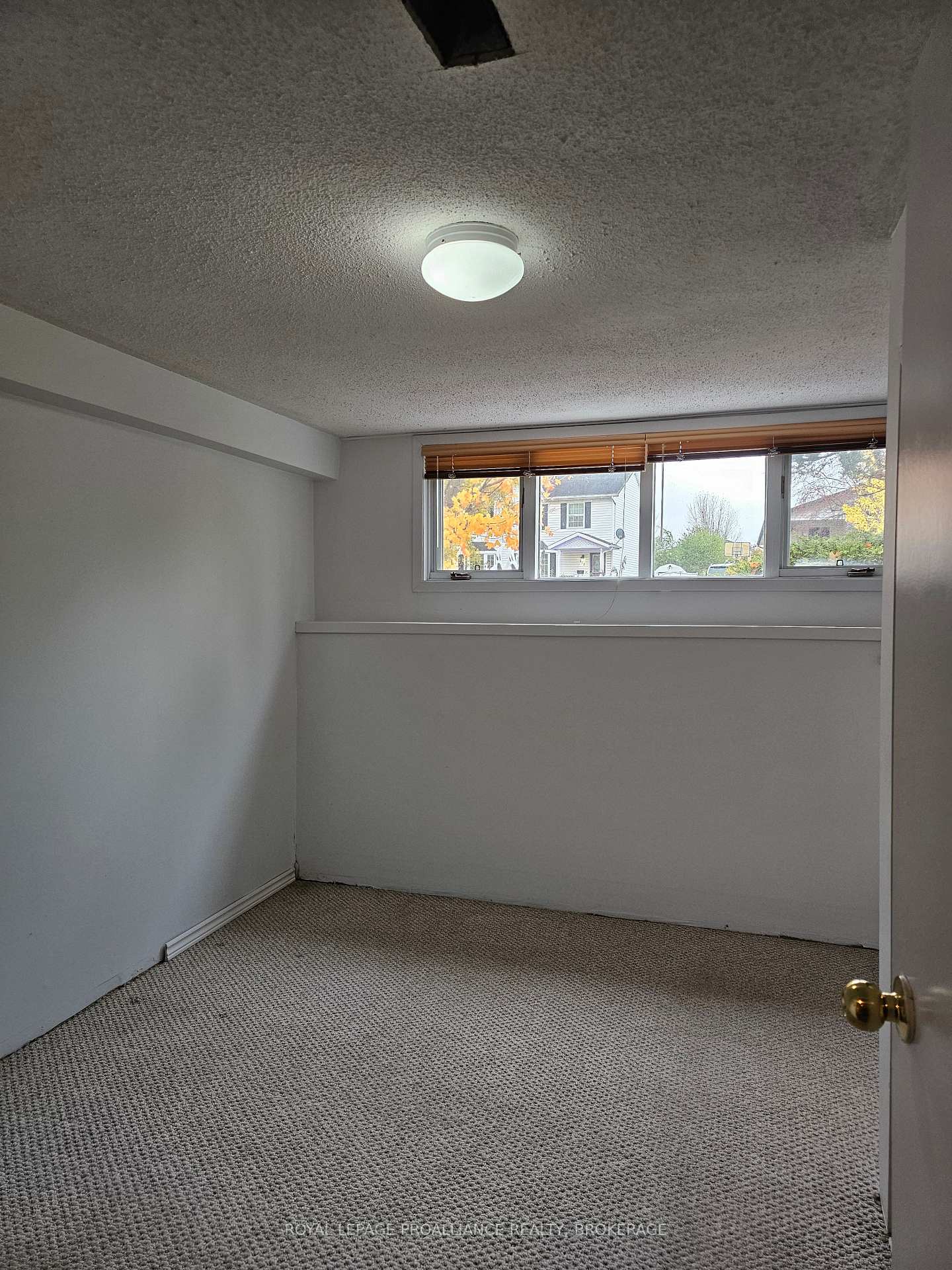 Photo 45 of 915 Warburton Crescent, Kingston, East Gardiners Rd — HOMEH