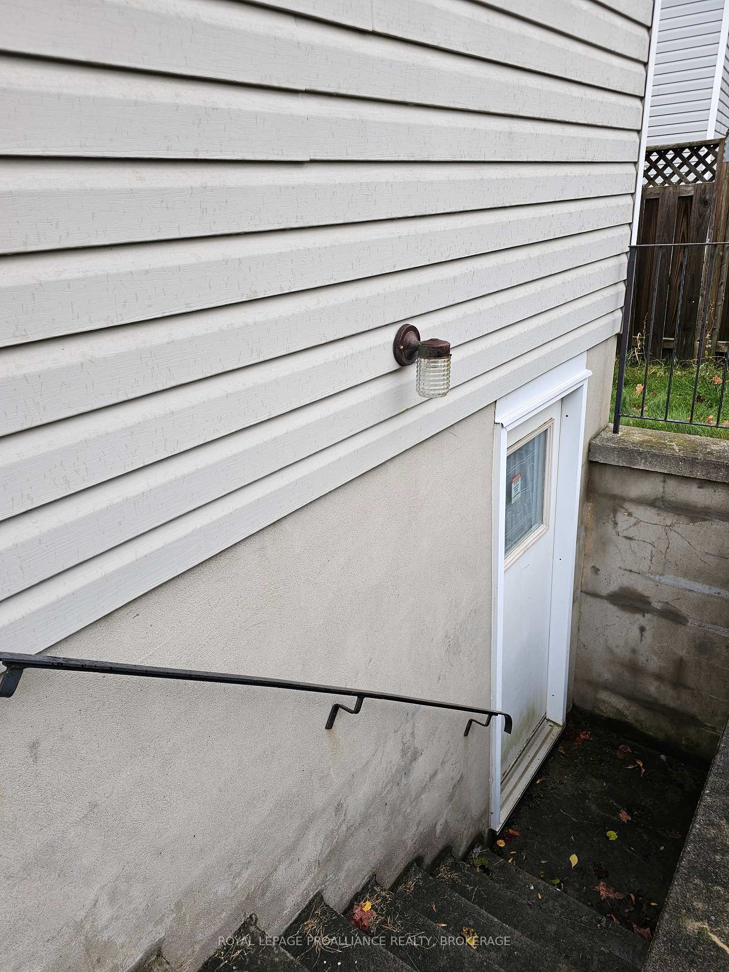 Photo 59 of 915 Warburton Crescent, Kingston, East Gardiners Rd — HOMEH