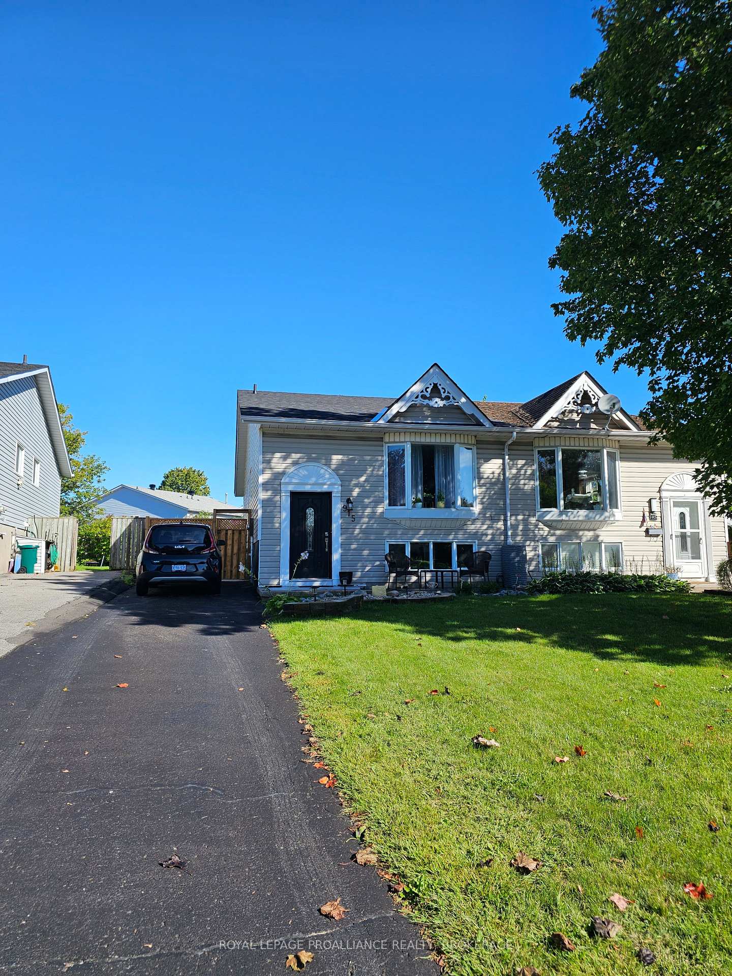 Photo 3 of 915 Warburton Crescent, Kingston, East Gardiners Rd — HOMEH