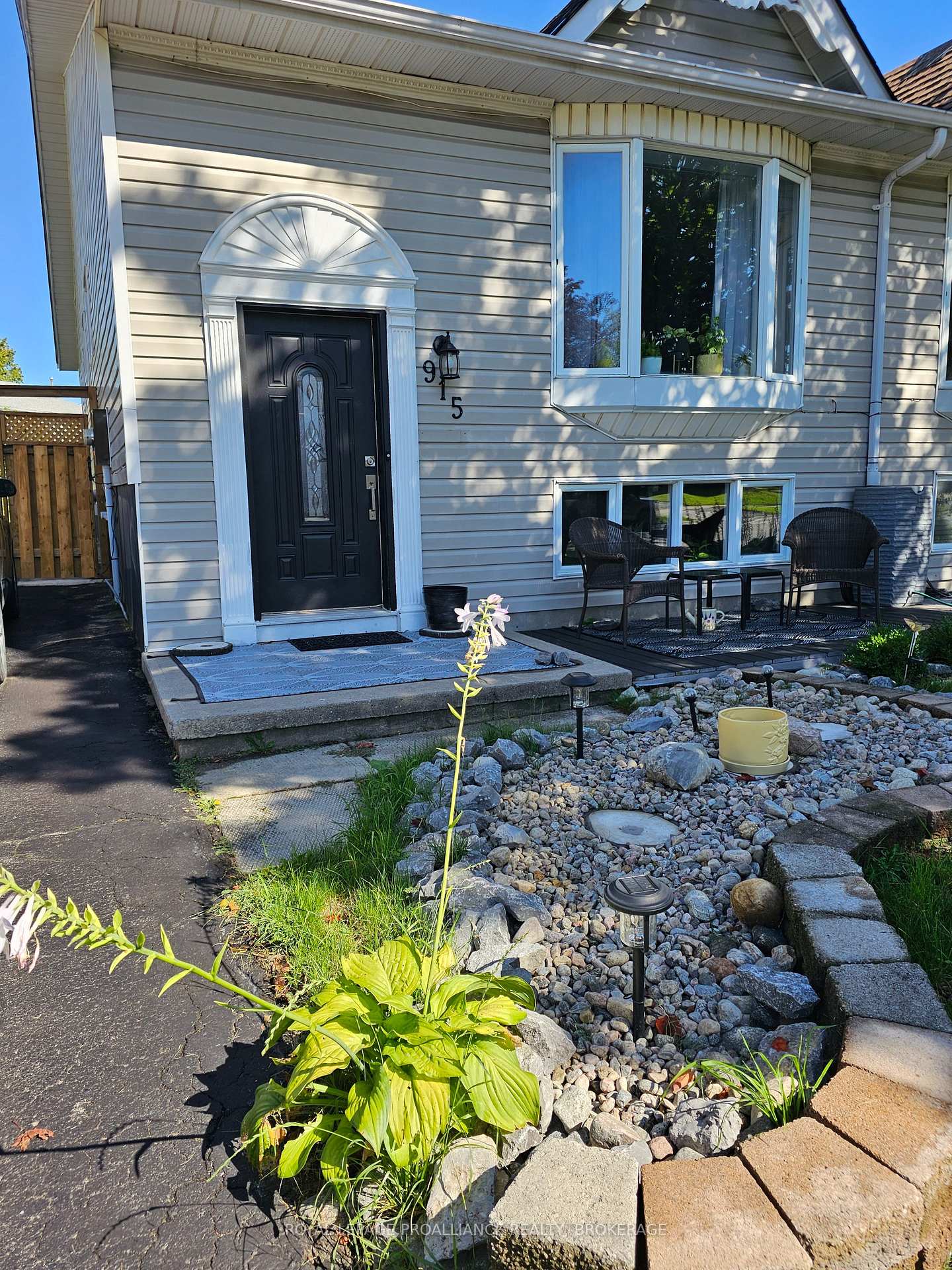 Photo 1 of 915 Warburton Crescent, Kingston, East Gardiners Rd — HOMEH