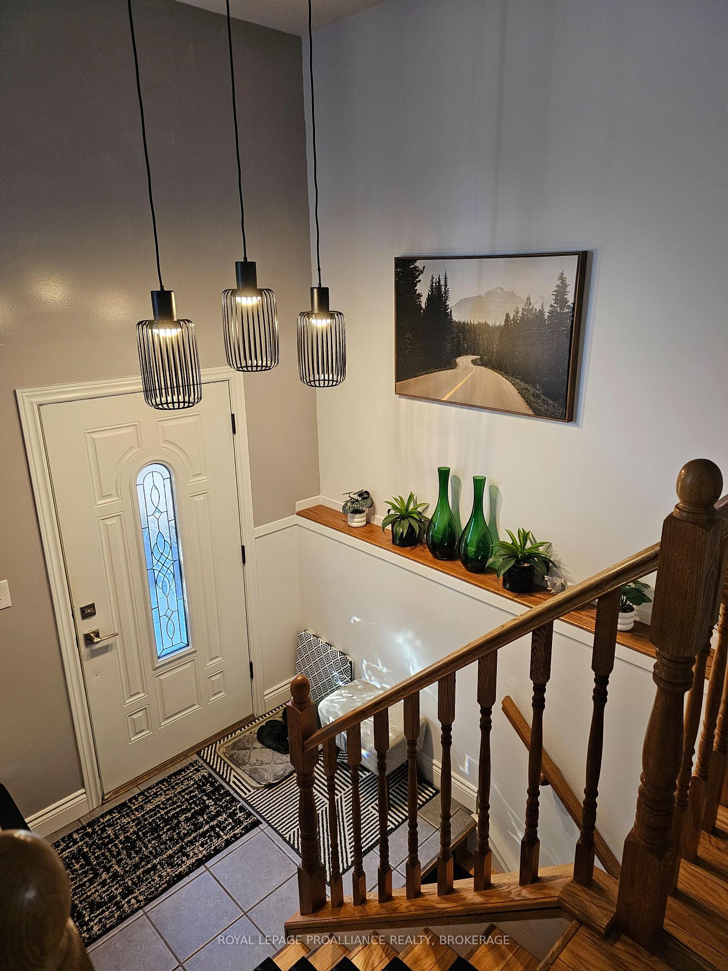 Photo 12 of 915 Warburton Crescent, Kingston, East Gardiners Rd — HOMEH