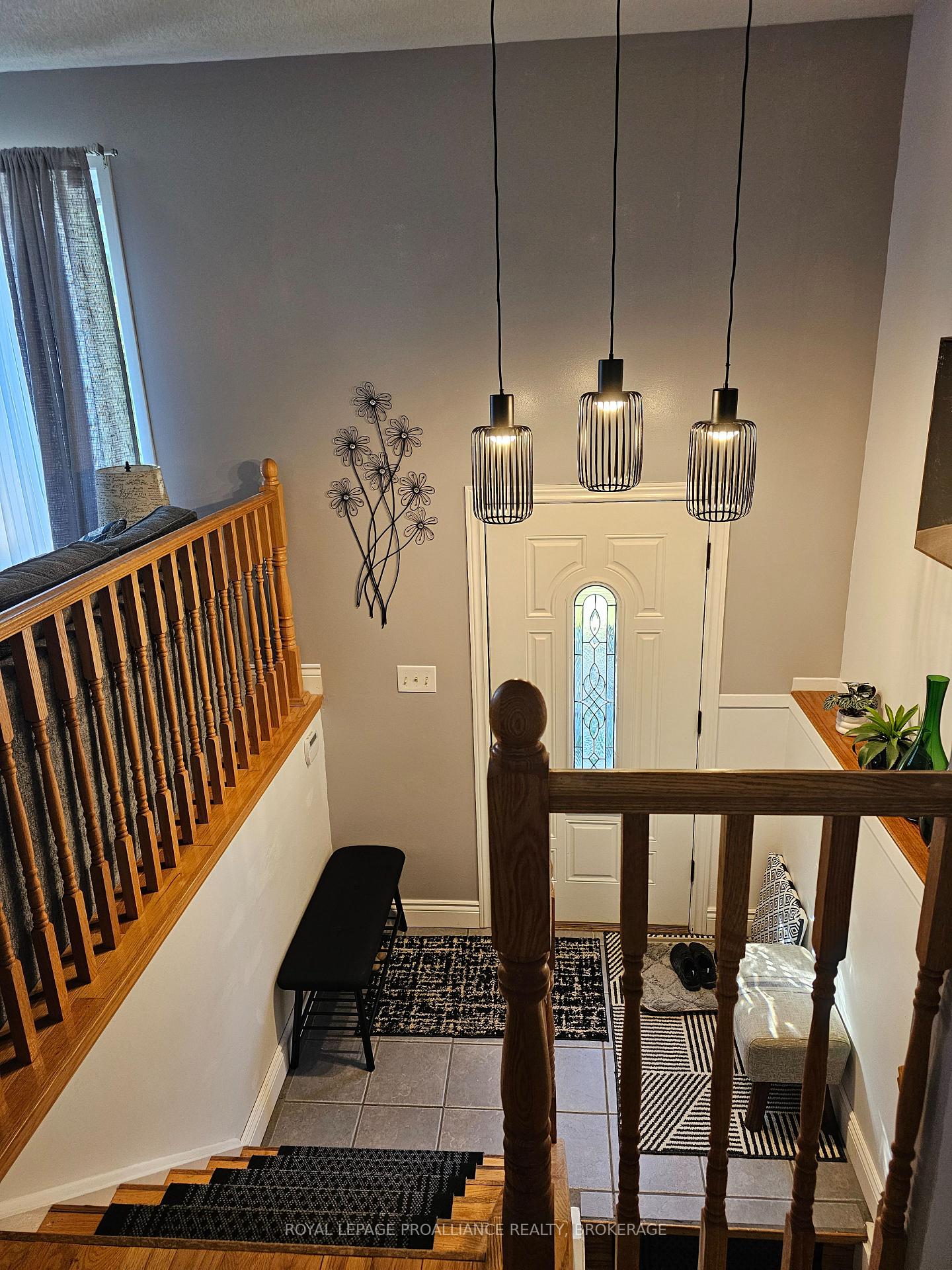 Photo 14 of 915 Warburton Crescent, Kingston, East Gardiners Rd — HOMEH