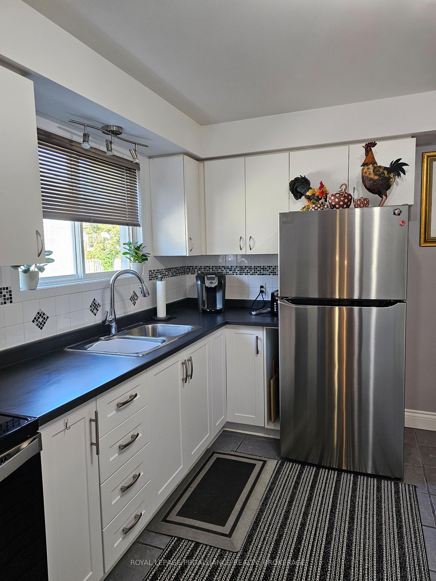 Photo 24 of 915 Warburton Crescent, Kingston, East Gardiners Rd — HOMEH
