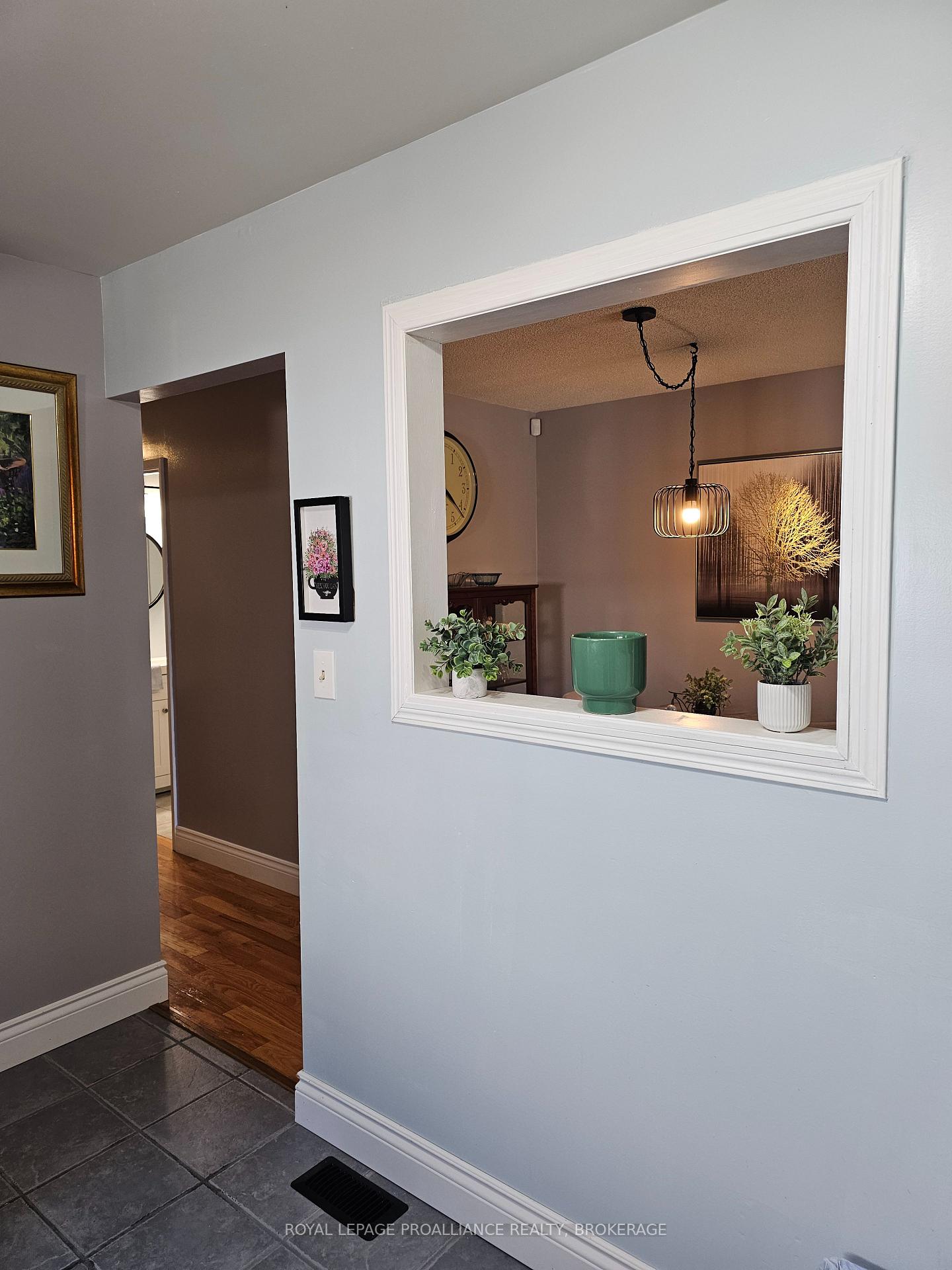 Photo 28 of 915 Warburton Crescent, Kingston, East Gardiners Rd — HOMEH