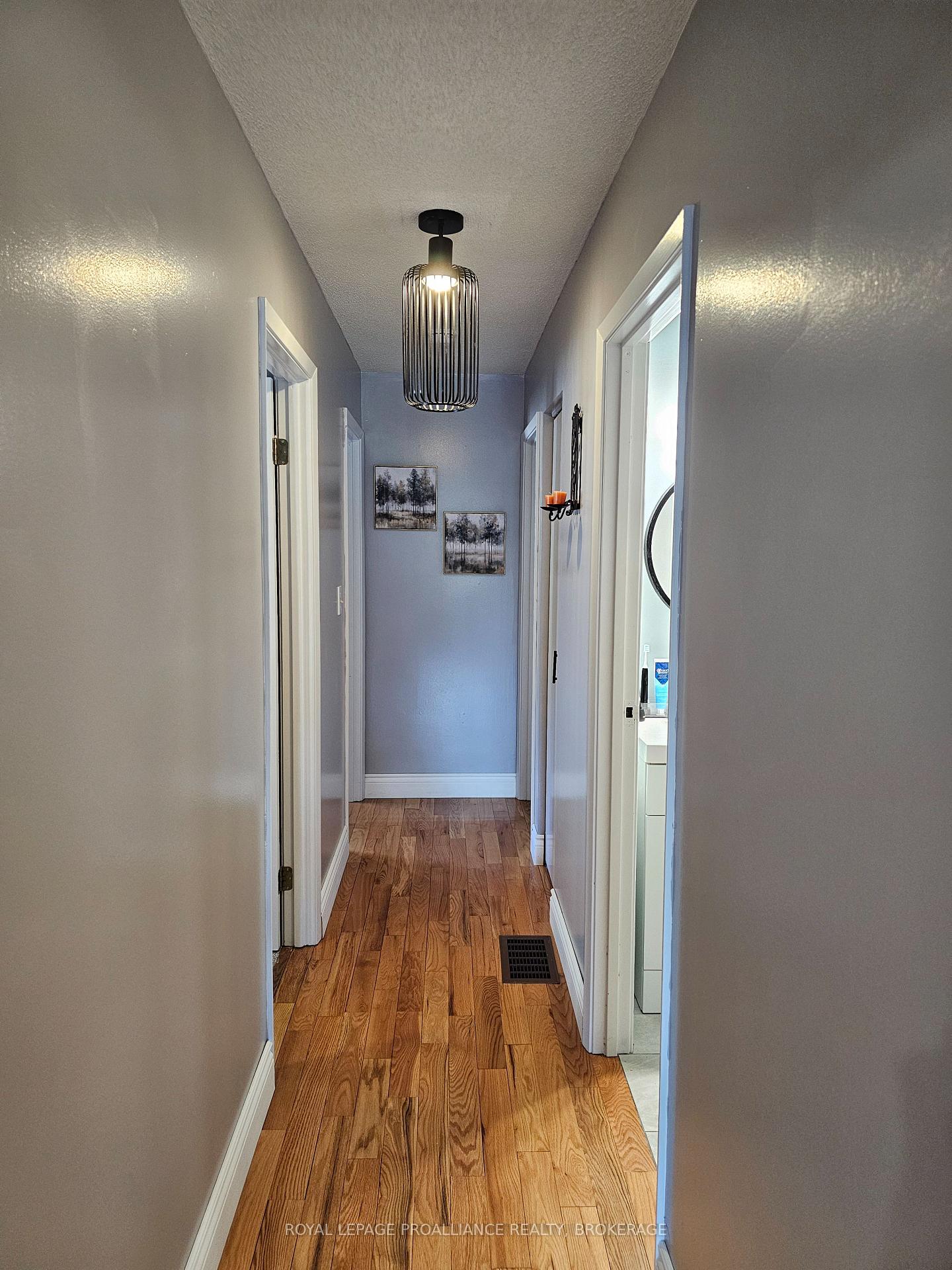 Photo 36 of 915 Warburton Crescent, Kingston, East Gardiners Rd — HOMEH