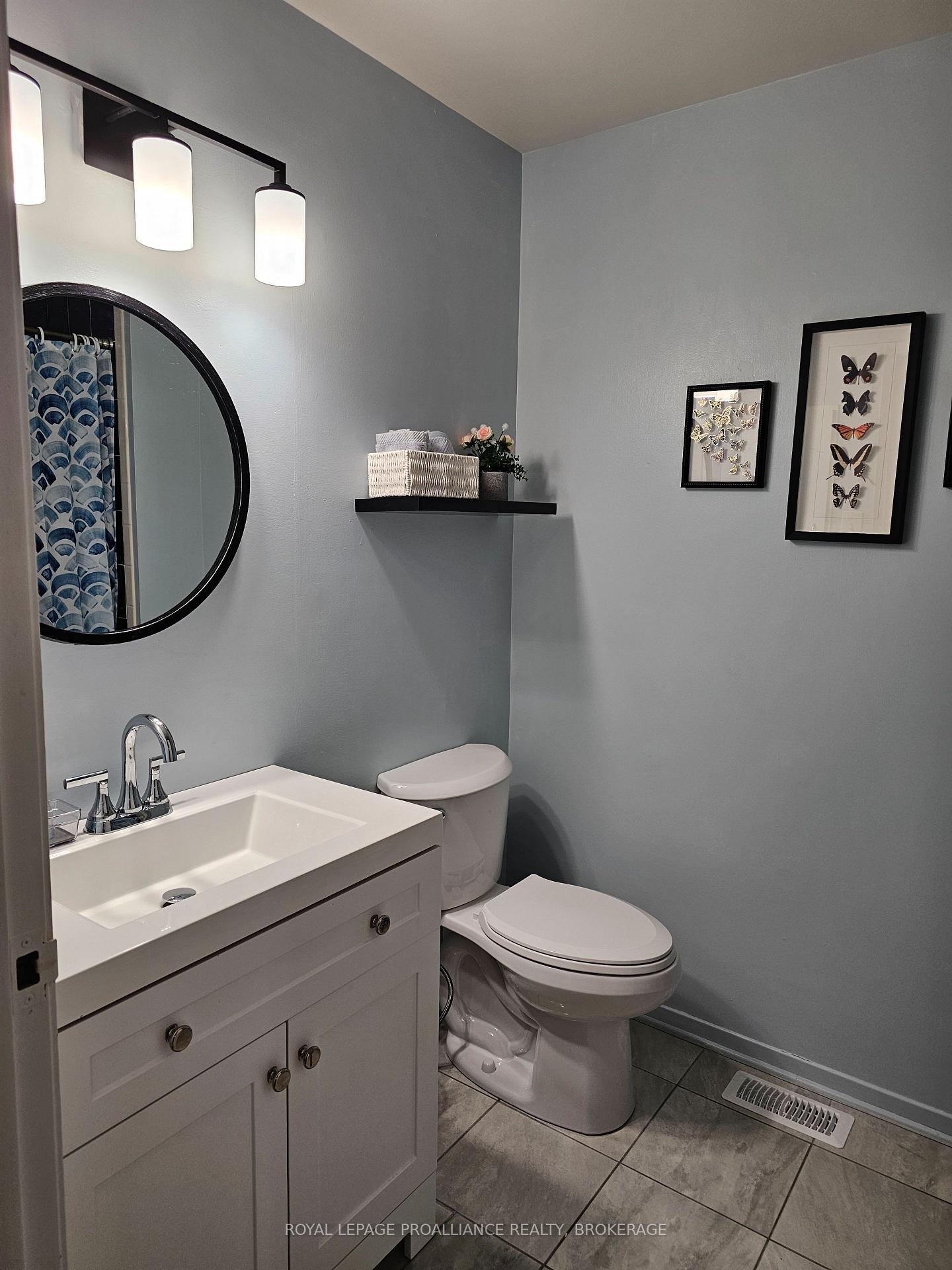 Photo 42 of 915 Warburton Crescent, Kingston, East Gardiners Rd — HOMEH