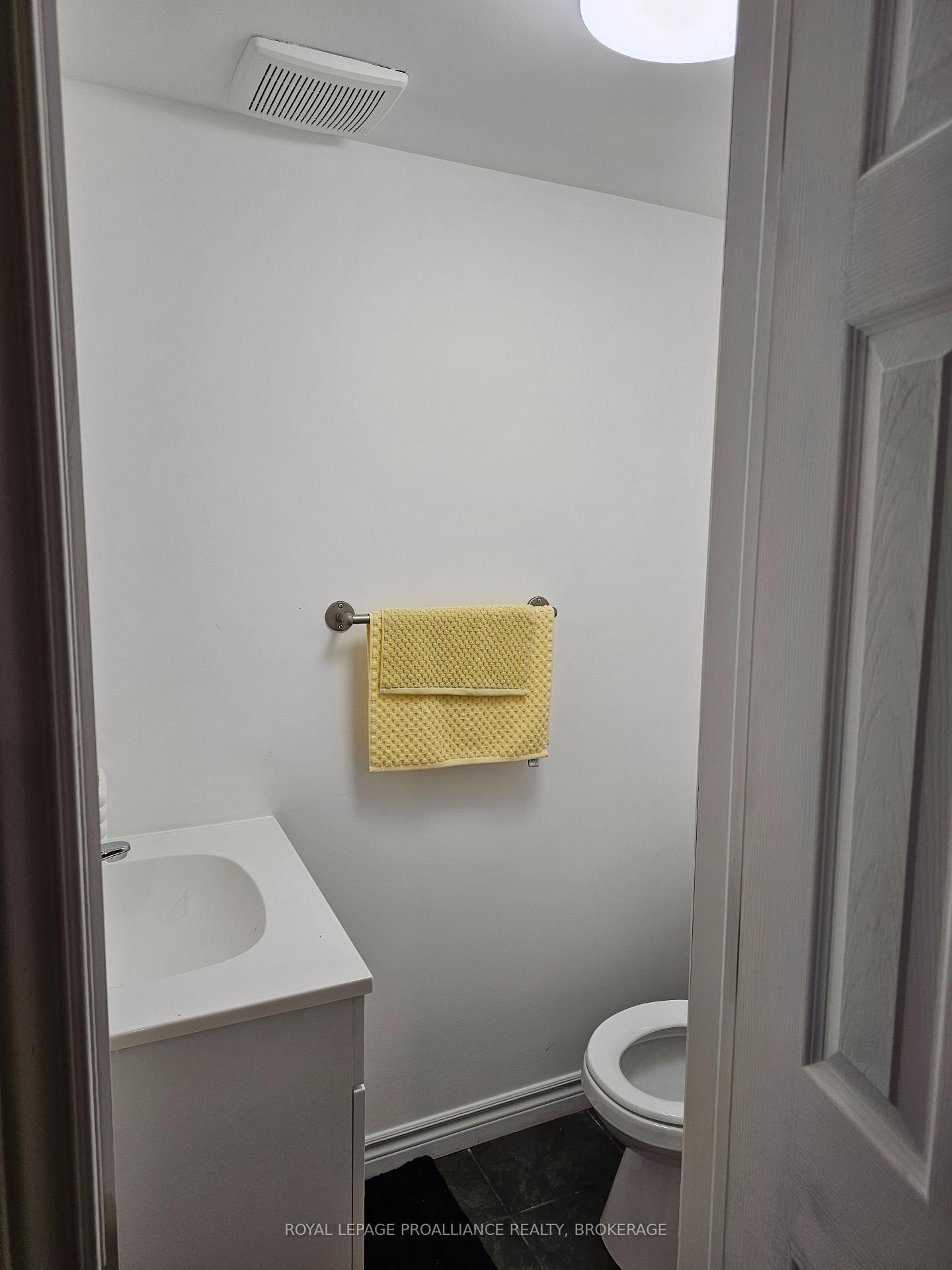 Photo 44 of 915 Warburton Crescent, Kingston, East Gardiners Rd — HOMEH