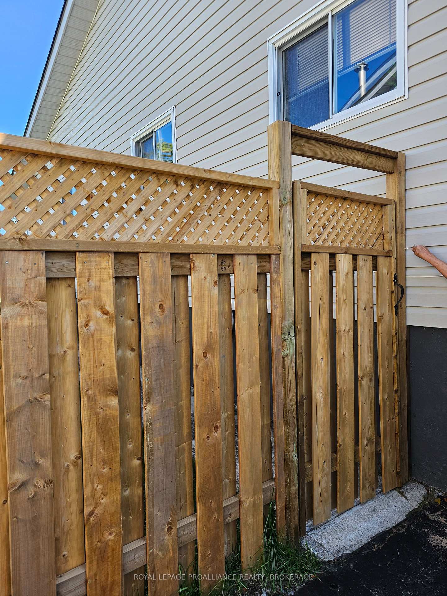 Photo 70 of 915 Warburton Crescent, Kingston, East Gardiners Rd — HOMEH