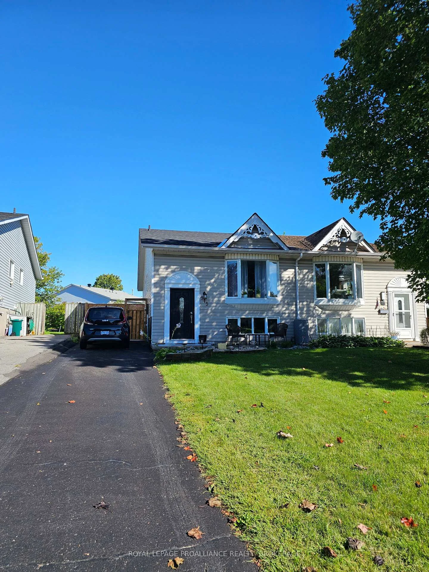 Photo 2 of 915 Warburton Crescent, Kingston, East Gardiners Rd — HOMEH
