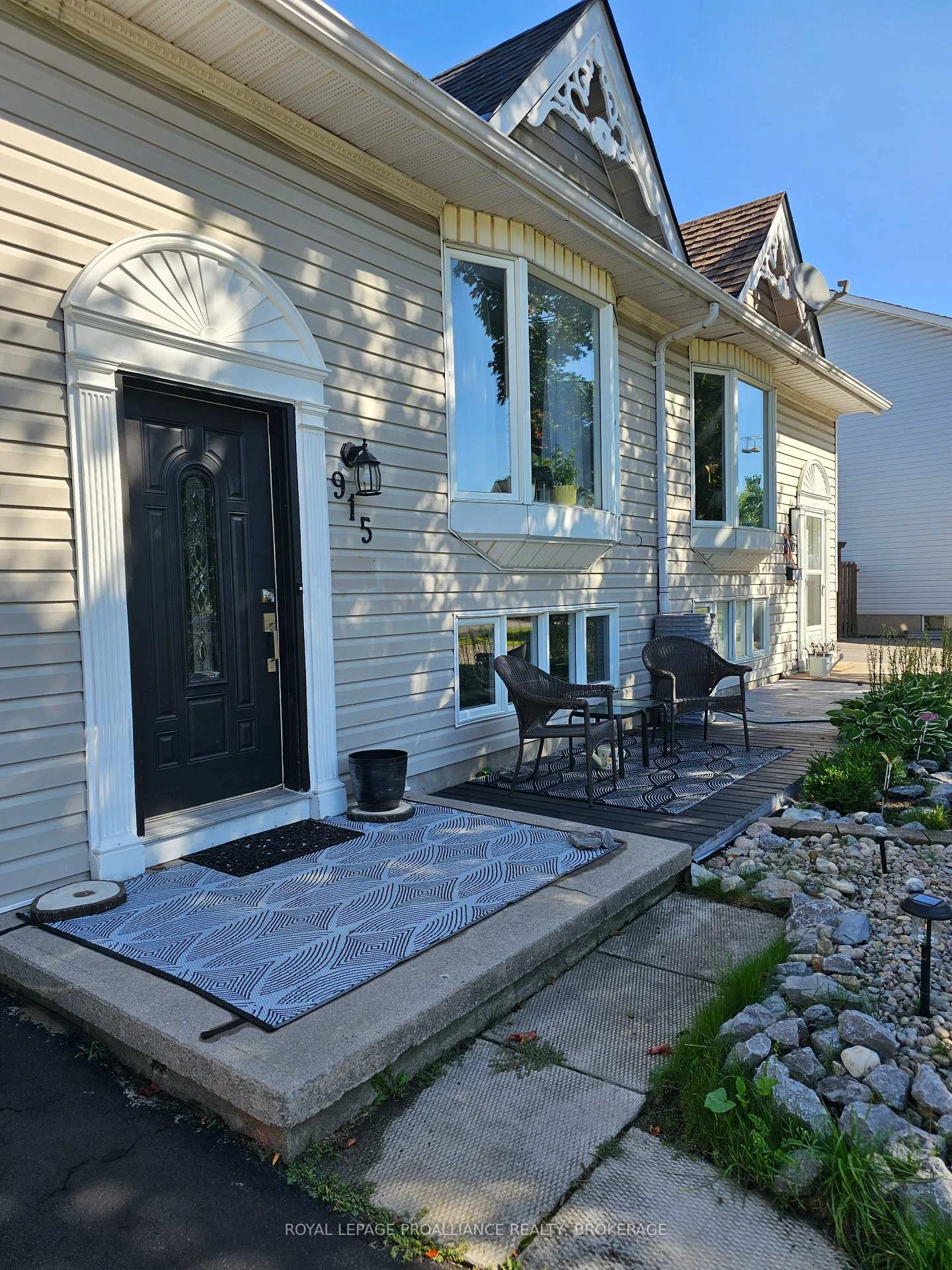 Photo 6 of 915 Warburton Crescent, Kingston, East Gardiners Rd — HOMEH