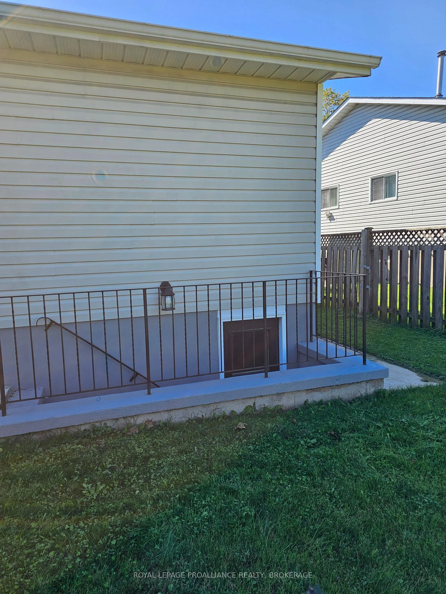 Photo 63 of 915 Warburton Crescent, Kingston, East Gardiners Rd — HOMEH