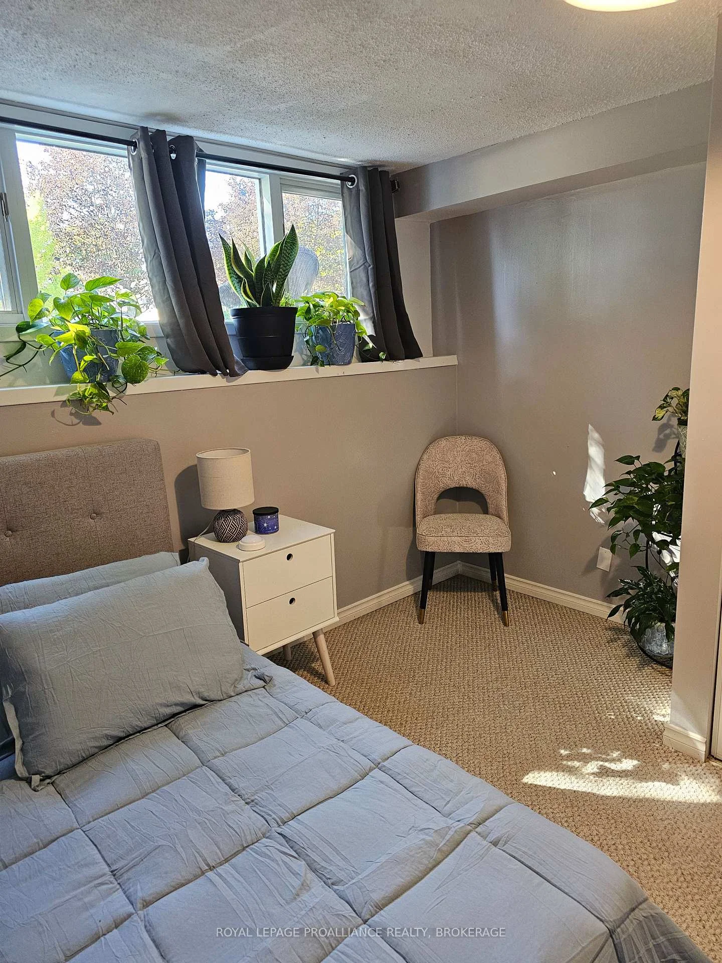 Photo 62 of 915 Warburton Crescent, Kingston, East Gardiners Rd — HOMEH