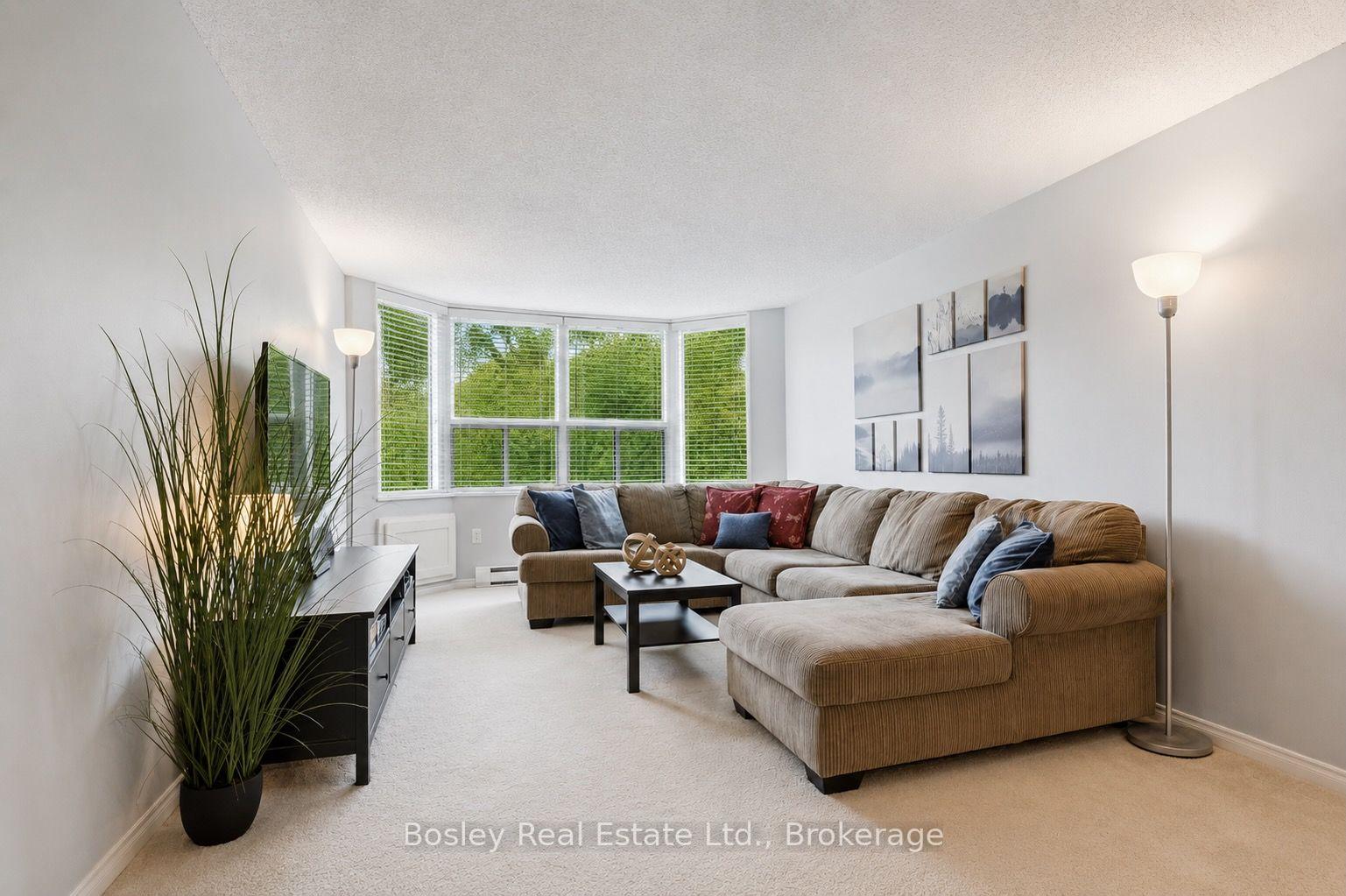 Photo 2 of Unit 815, 55 Green Valley Drive, Kitchener, Pioneer Park — HOMEH