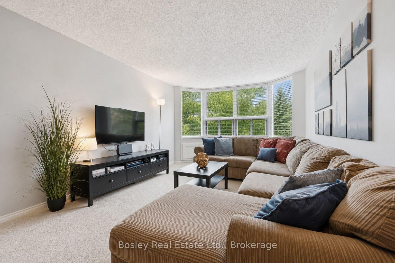 Photo 6 of Unit 815, 55 Green Valley Drive, Kitchener, Pioneer Park — HOMEH