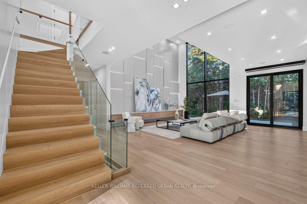 Photo 8 of 11 Knowles Crescent, Aurora, Aurora Highlands — HOMEH