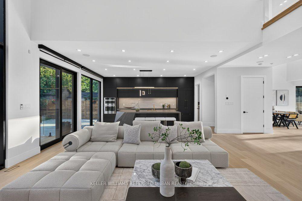 Photo 12 of 11 Knowles Crescent, Aurora, Aurora Highlands — HOMEH