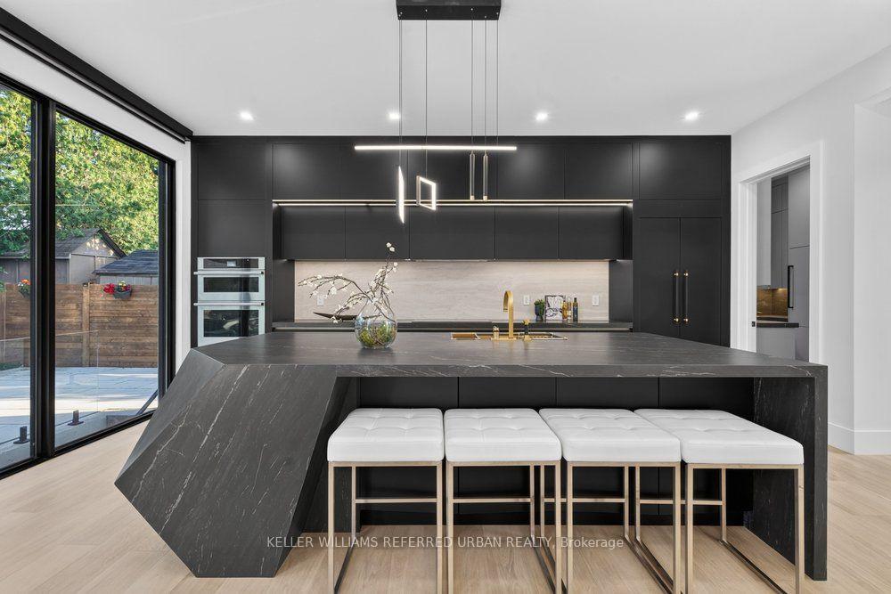 Photo 14 of 11 Knowles Crescent, Aurora, Aurora Highlands — HOMEH