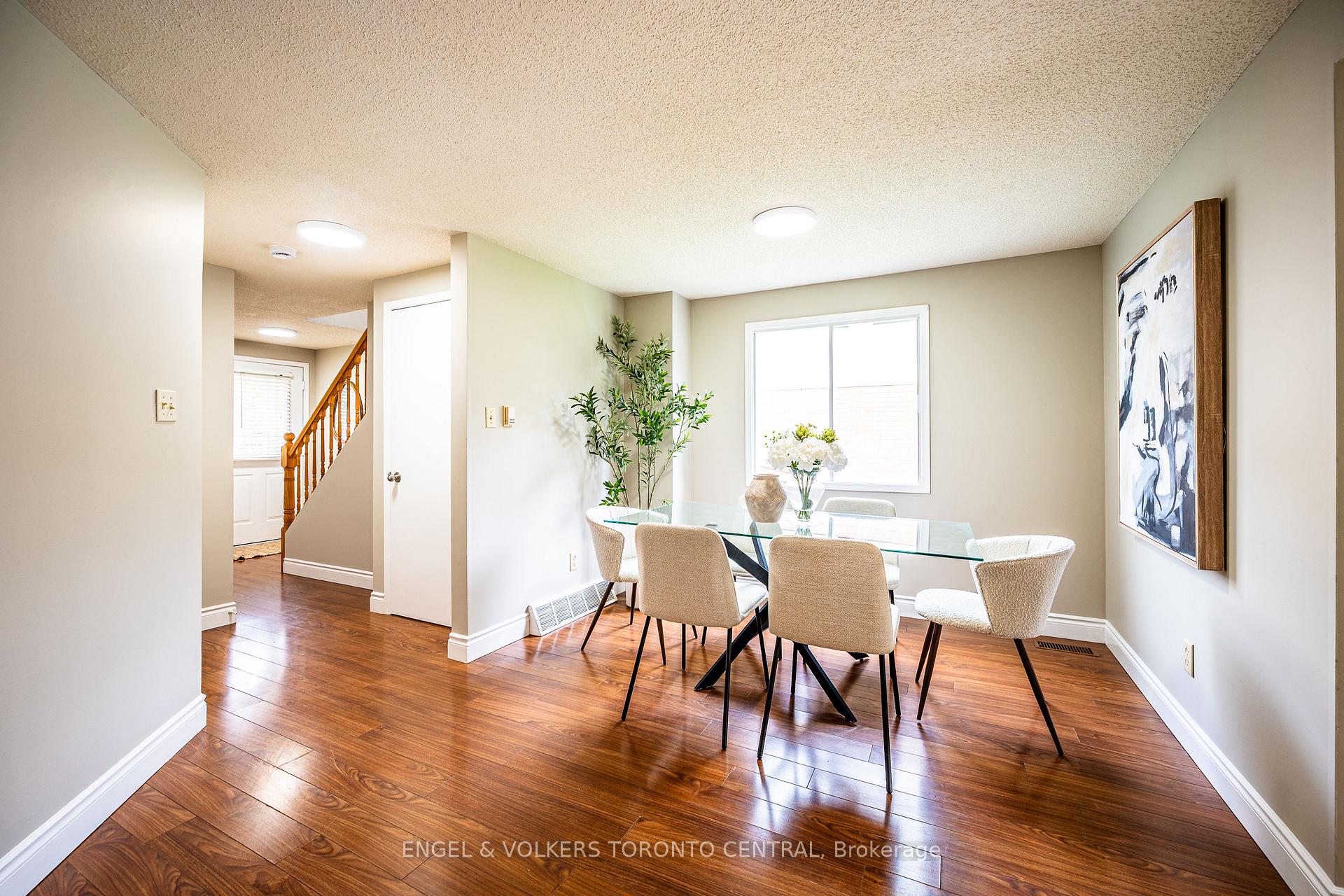 Photo 7 of 601 Pinerow Crescent, Waterloo, Westvale — HOMEH