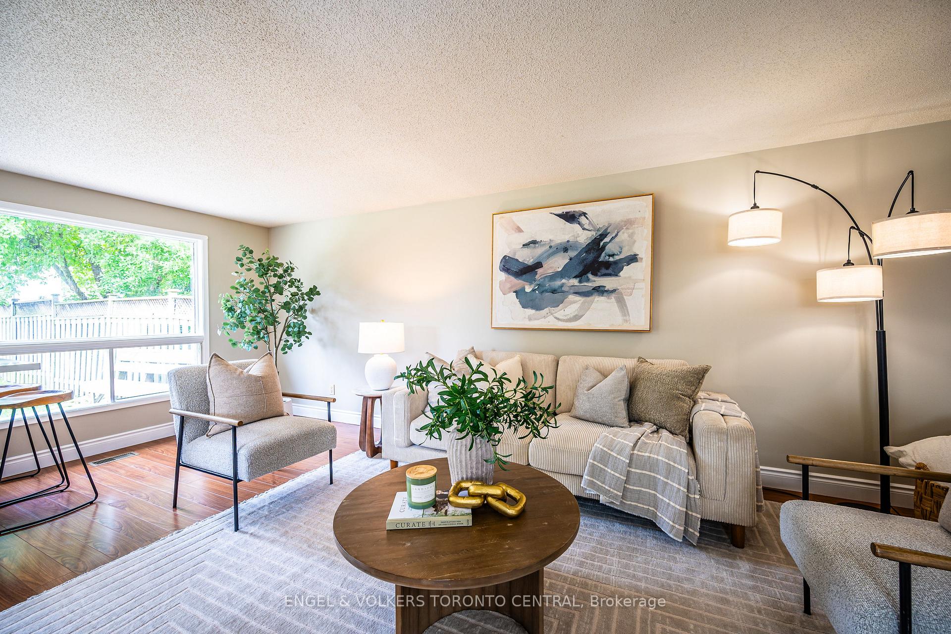 Photo 9 of 601 Pinerow Crescent, Waterloo, Westvale — HOMEH