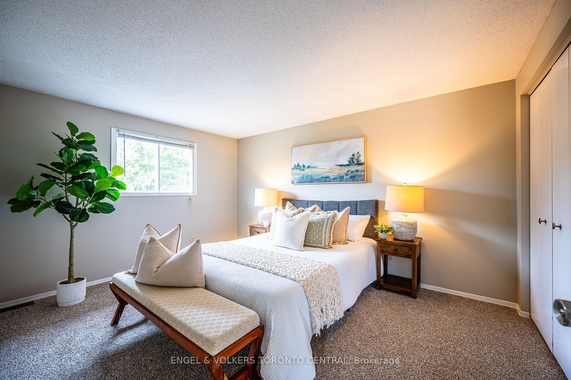 Photo 15 of 601 Pinerow Crescent, Waterloo, Westvale — HOMEH