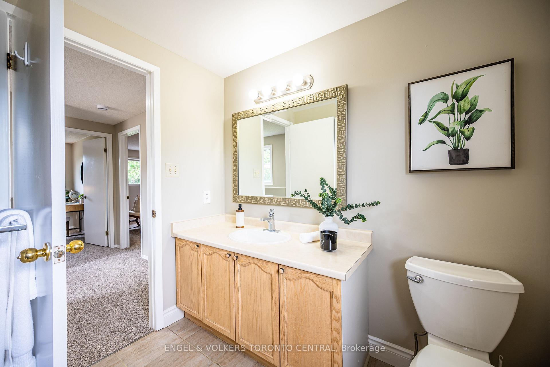 Photo 18 of 601 Pinerow Crescent, Waterloo, Westvale — HOMEH