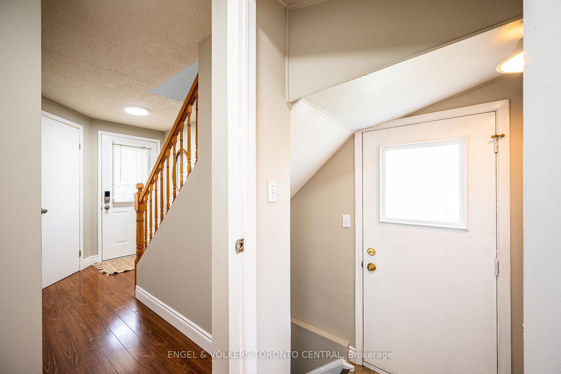 Photo 19 of 601 Pinerow Crescent, Waterloo, Westvale — HOMEH