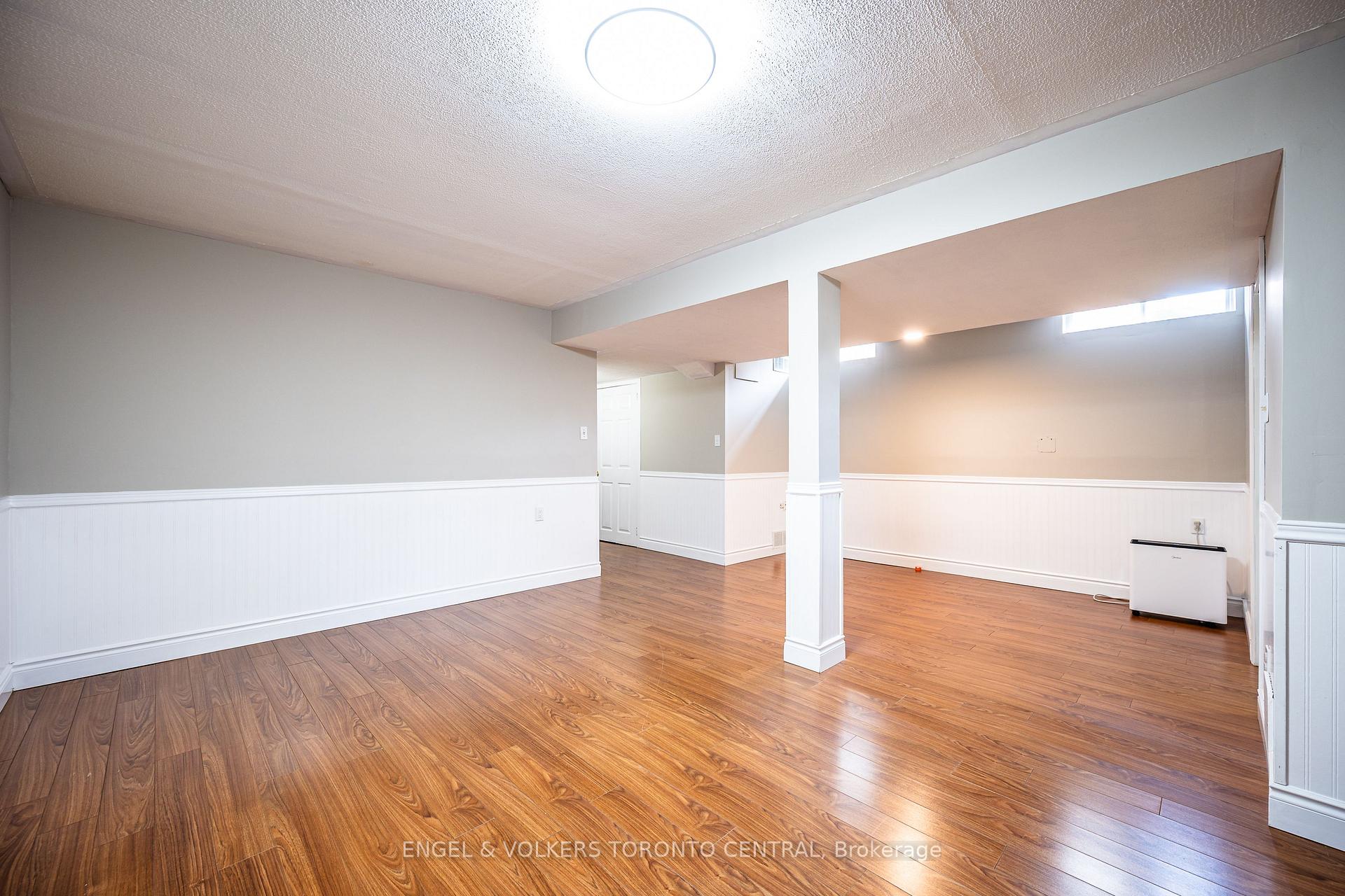 Photo 20 of 601 Pinerow Crescent, Waterloo, Westvale — HOMEH
