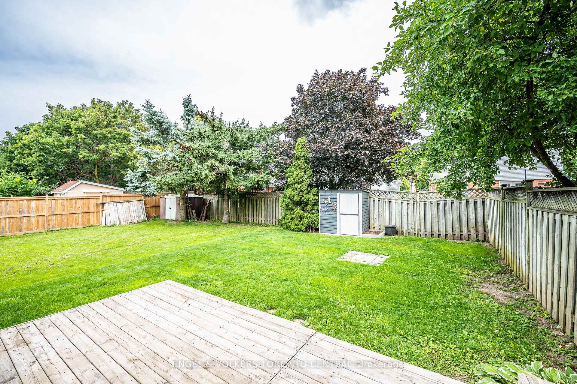 Photo 24 of 601 Pinerow Crescent, Waterloo, Westvale — HOMEH