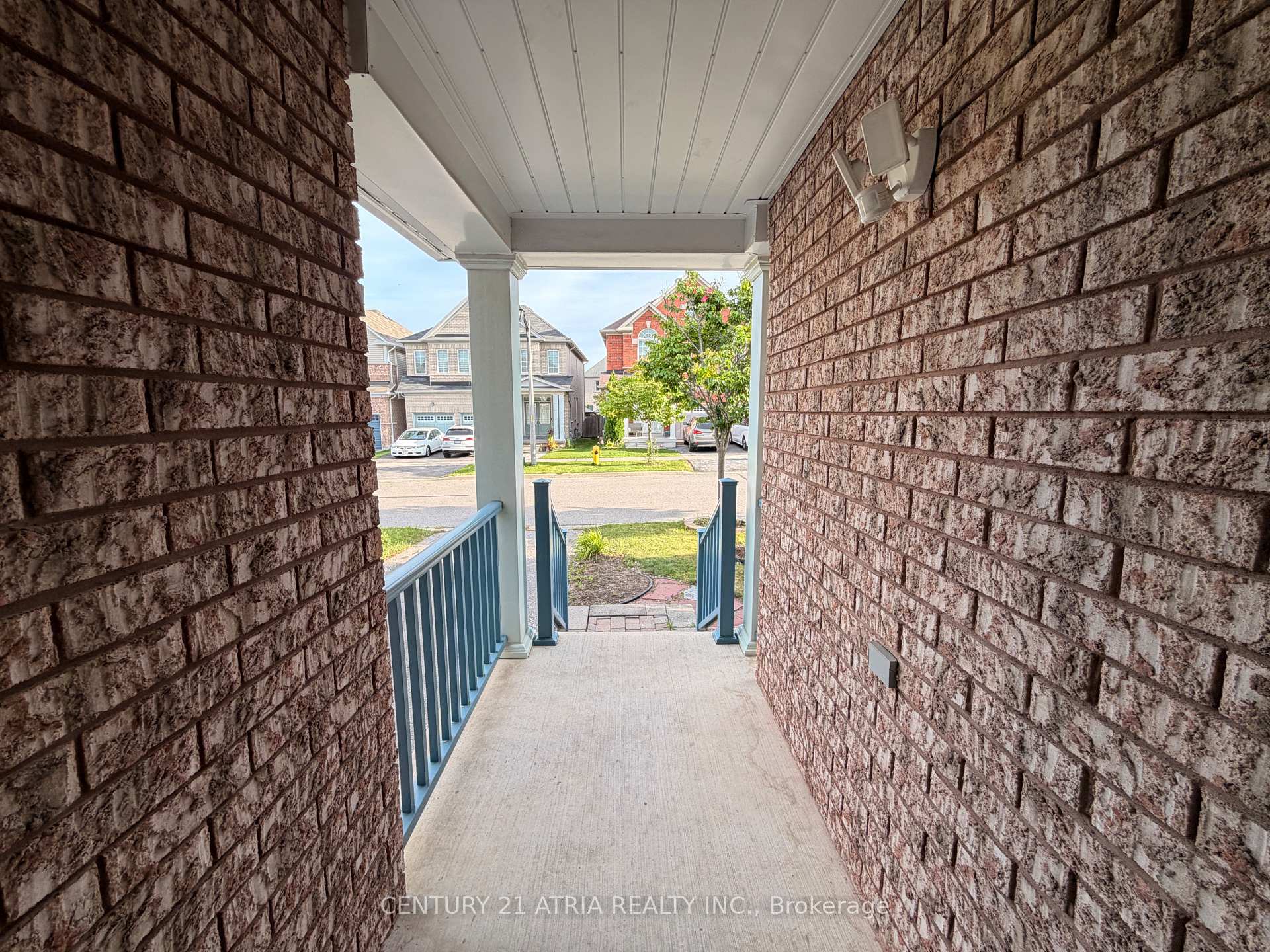 Photo 2 of 101 Elliottglen Drive, Ajax, Northeast Ajax — HOMEH