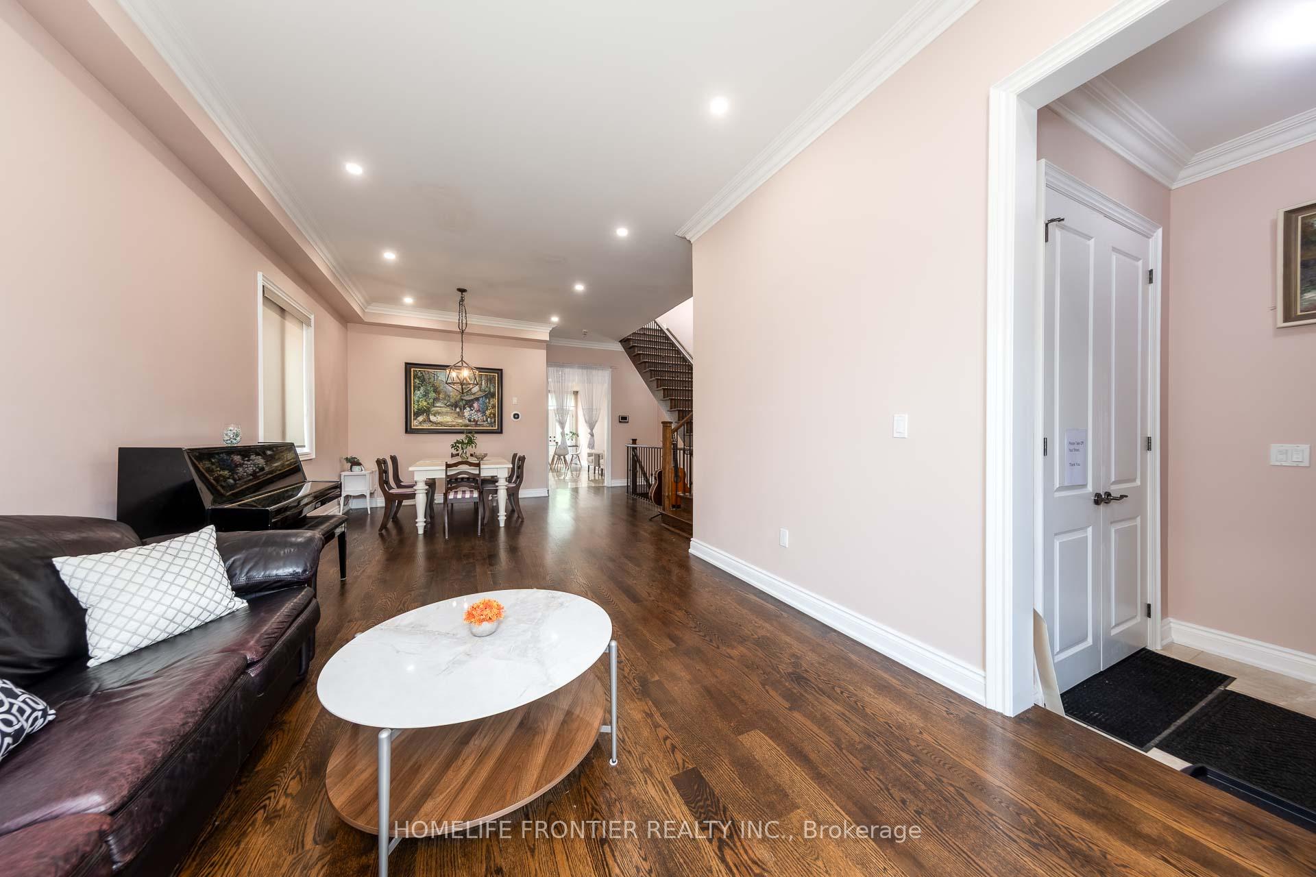 Photo 4 of 183 Finch Avenue E, North York, Willowdale East — HOMEH