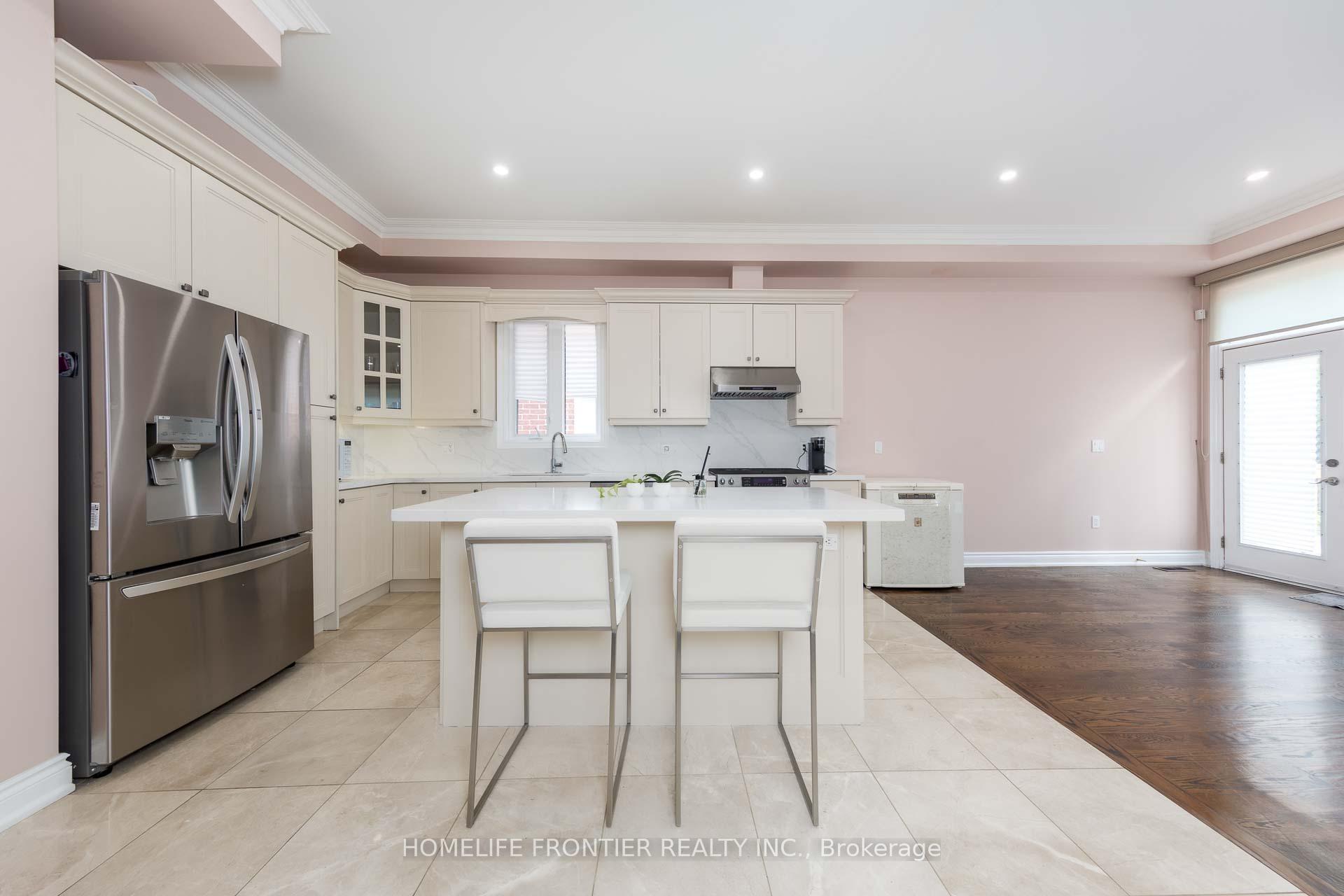 Photo 13 of 183 Finch Avenue E, North York, Willowdale East — HOMEH