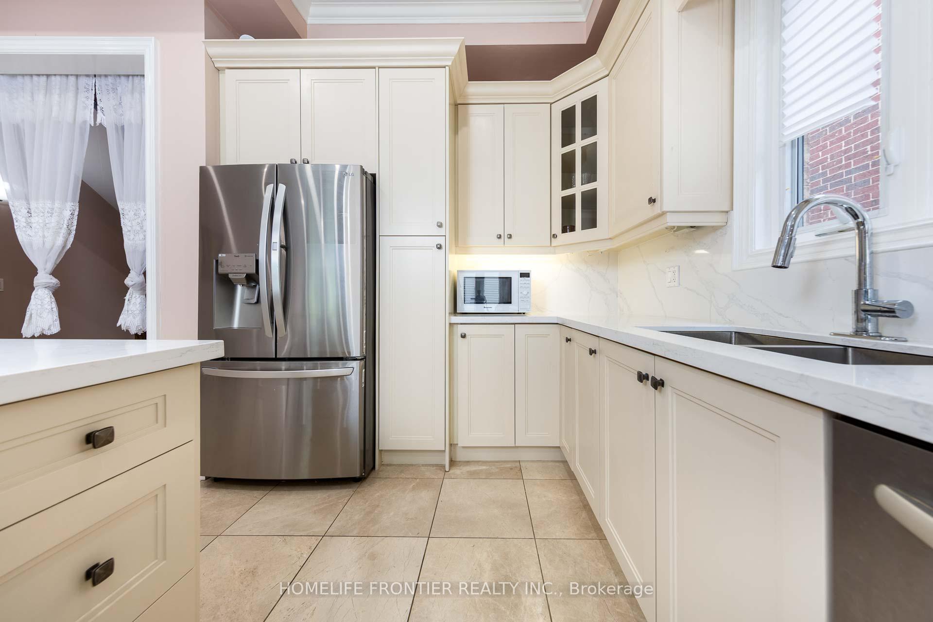 Photo 18 of 183 Finch Avenue E, North York, Willowdale East — HOMEH