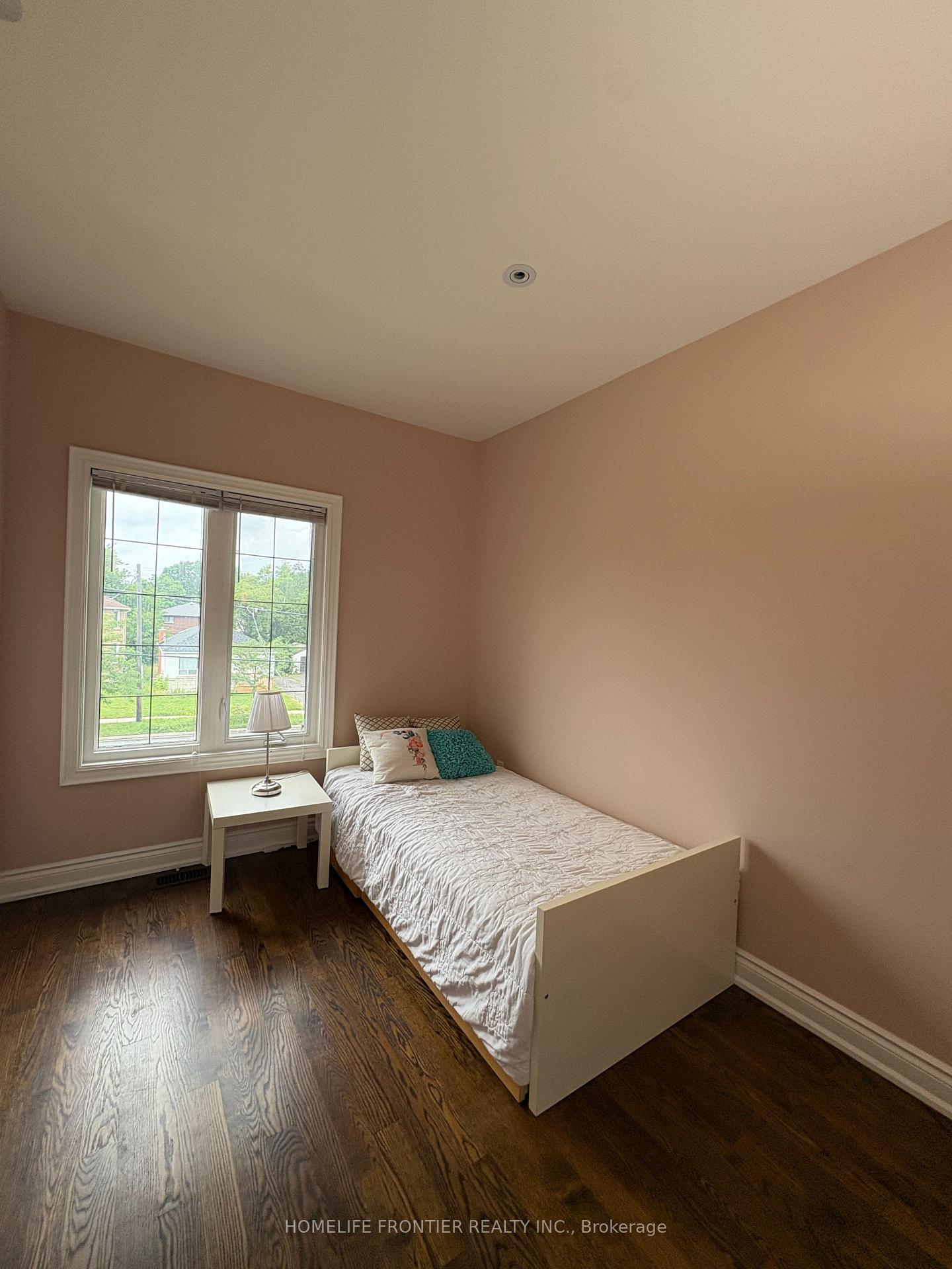 Photo 33 of 183 Finch Avenue E, North York, Willowdale East — HOMEH