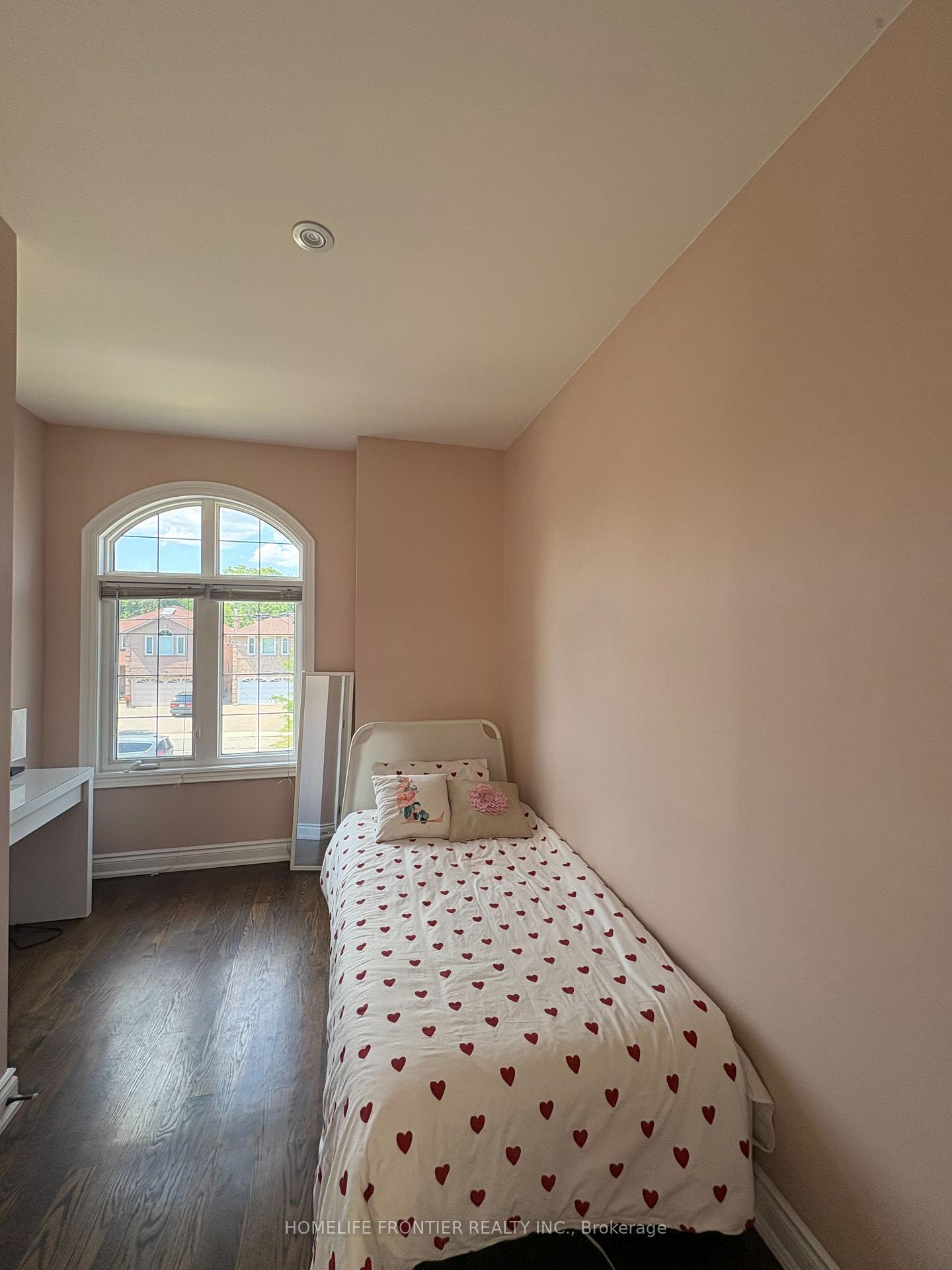 Photo 34 of 183 Finch Avenue E, North York, Willowdale East — HOMEH