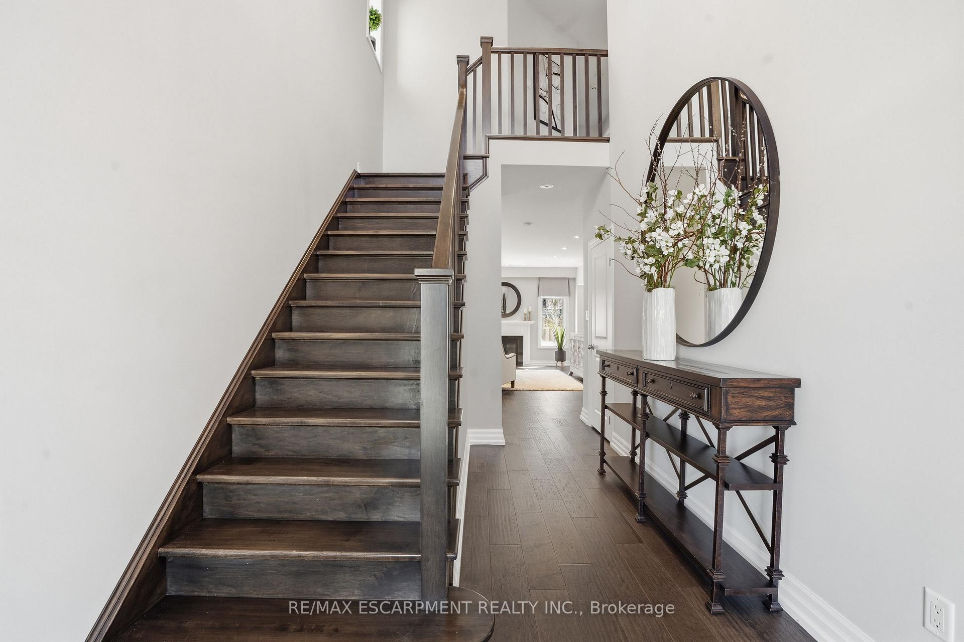 Photo 7 of Unit 40, 441 Stonehenge Drive, Hamilton, Meadowlands — HOMEH