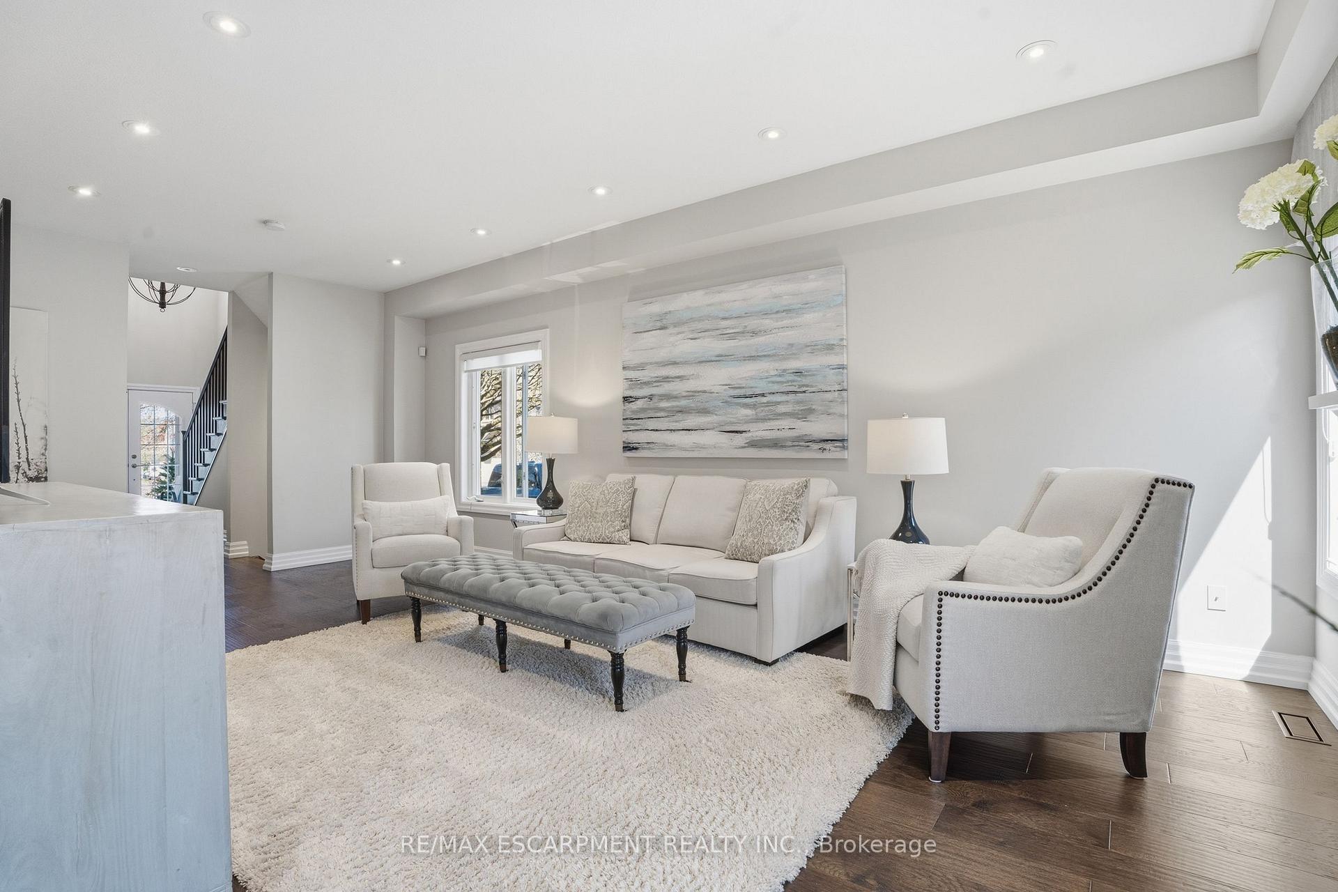 Photo 13 of Unit 40, 441 Stonehenge Drive, Hamilton, Meadowlands — HOMEH