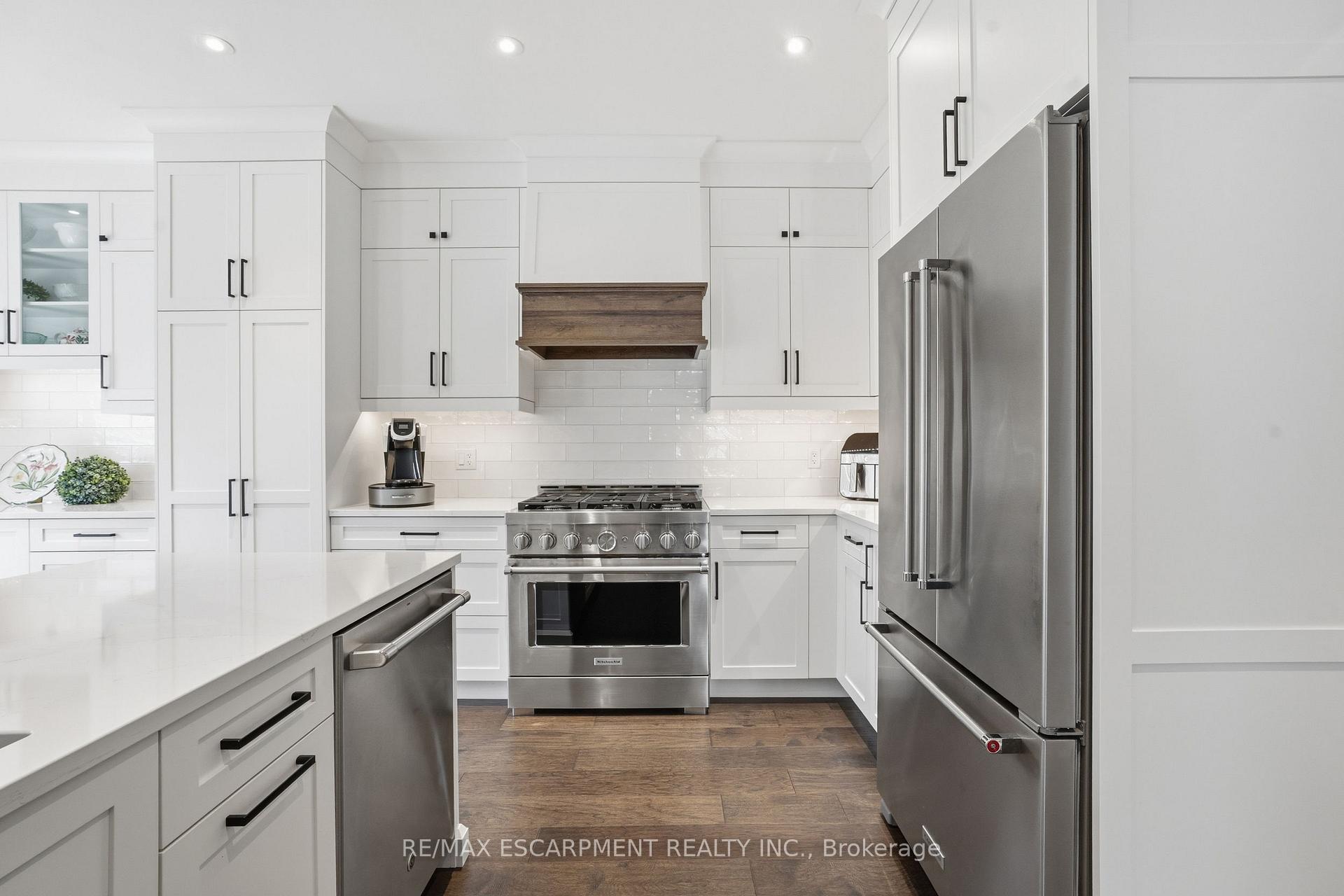 Photo 23 of Unit 40, 441 Stonehenge Drive, Hamilton, Meadowlands — HOMEH