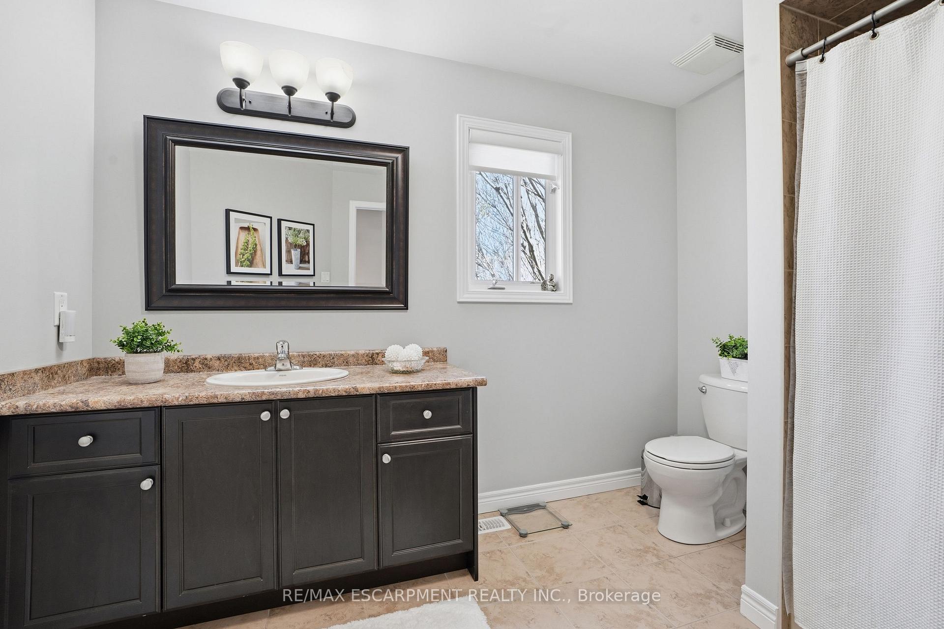 Photo 51 of Unit 40, 441 Stonehenge Drive, Hamilton, Meadowlands — HOMEH