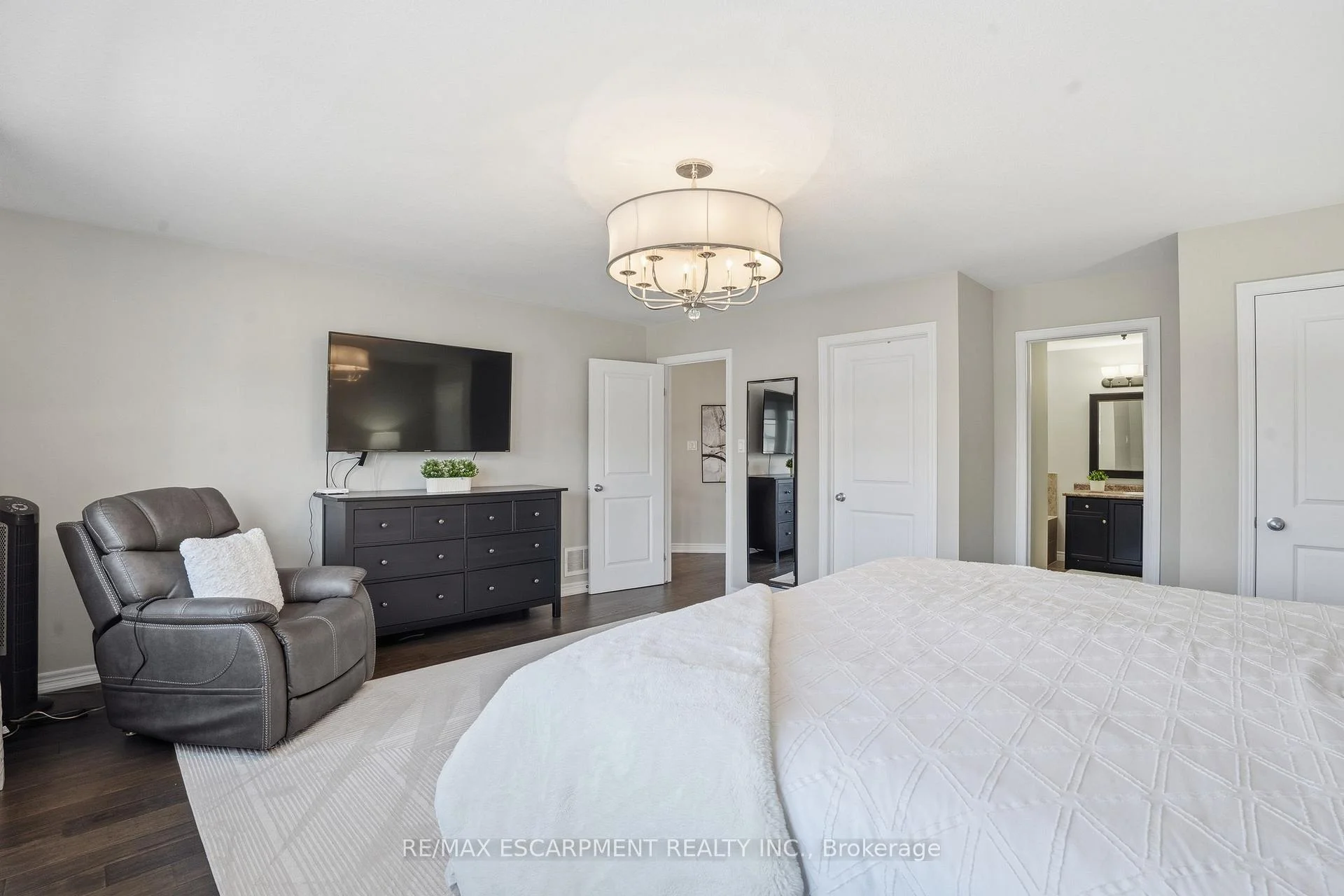 Photo 38 of Unit 40, 441 Stonehenge Drive, Hamilton, Meadowlands — HOMEH