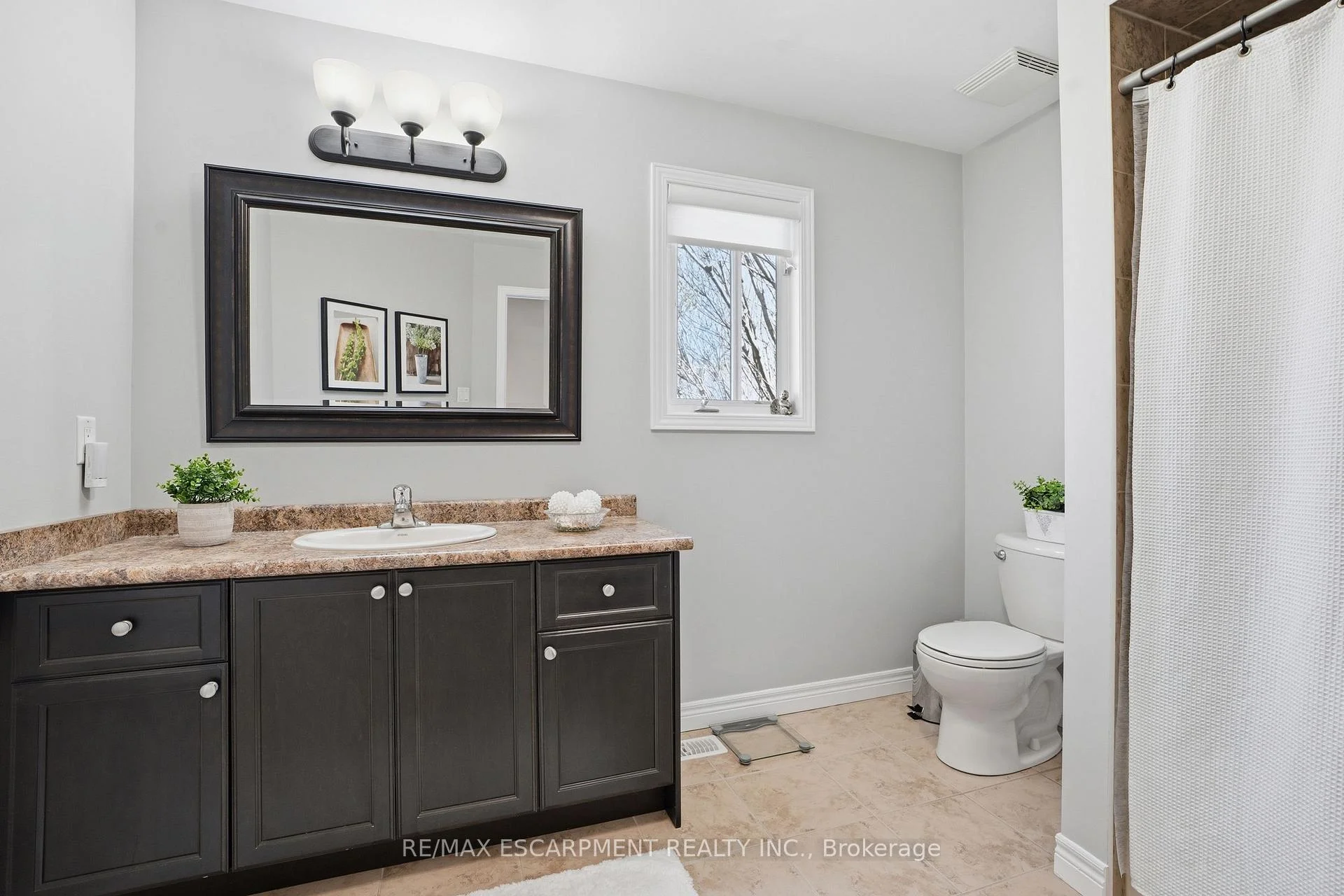 Photo 48 of Unit 40, 441 Stonehenge Drive, Hamilton, Meadowlands — HOMEH