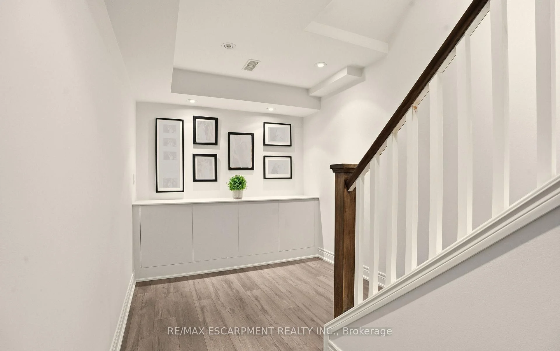 Photo 54 of Unit 40, 441 Stonehenge Drive, Hamilton, Meadowlands — HOMEH